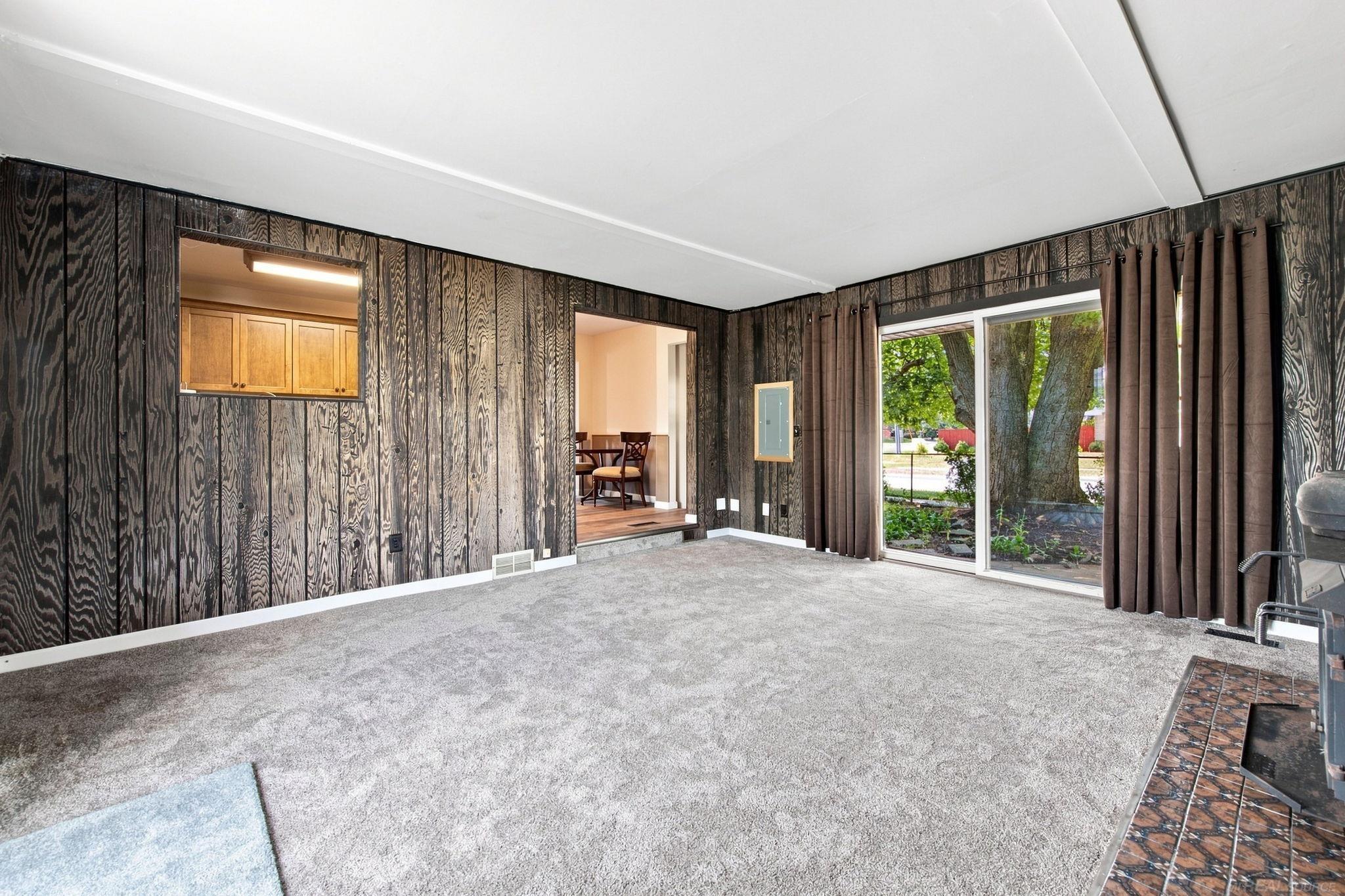 15611 Common Road Property Photo 19
