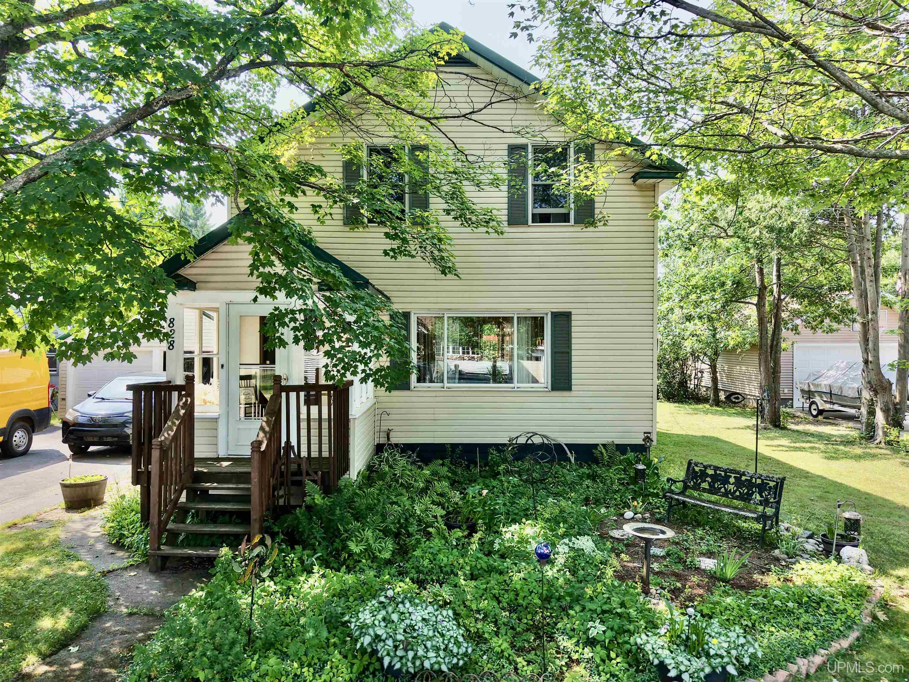 828 Michigan St Street Property Photo 1