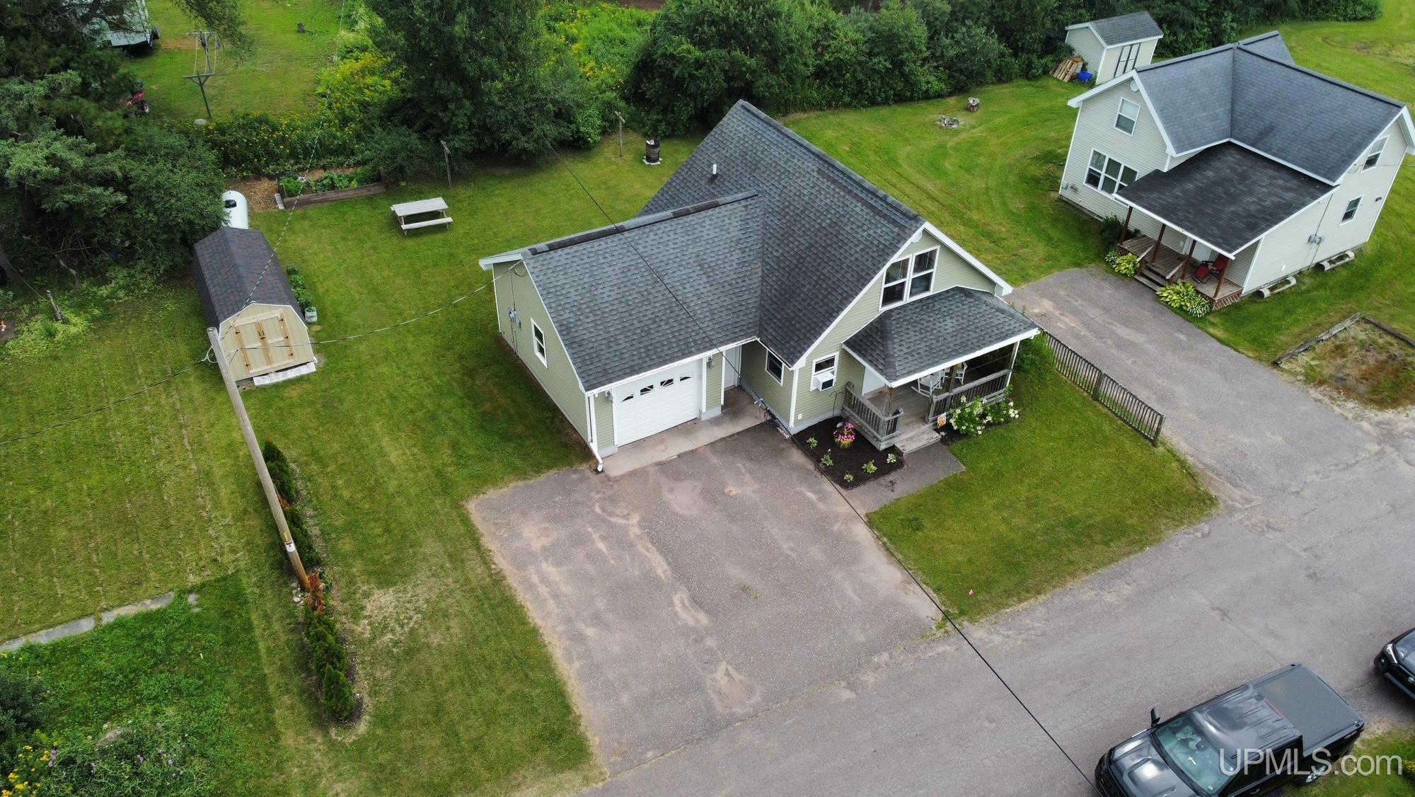 17203 Franklin Loop Property Photo 9