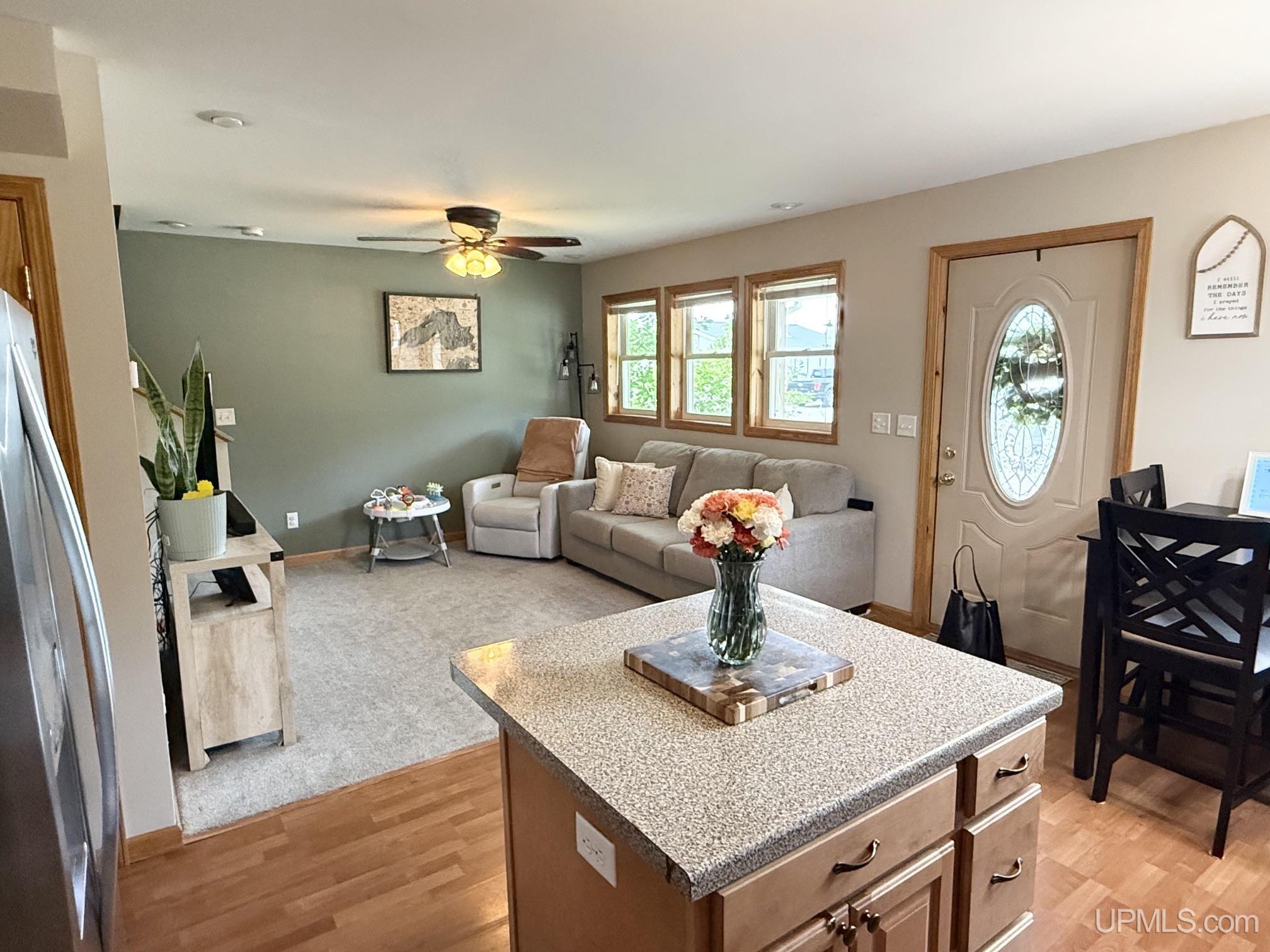 17203 Franklin Loop Property Photo 10