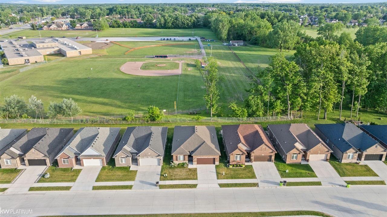 15300 Eton Pointe Drive Property Photo 5