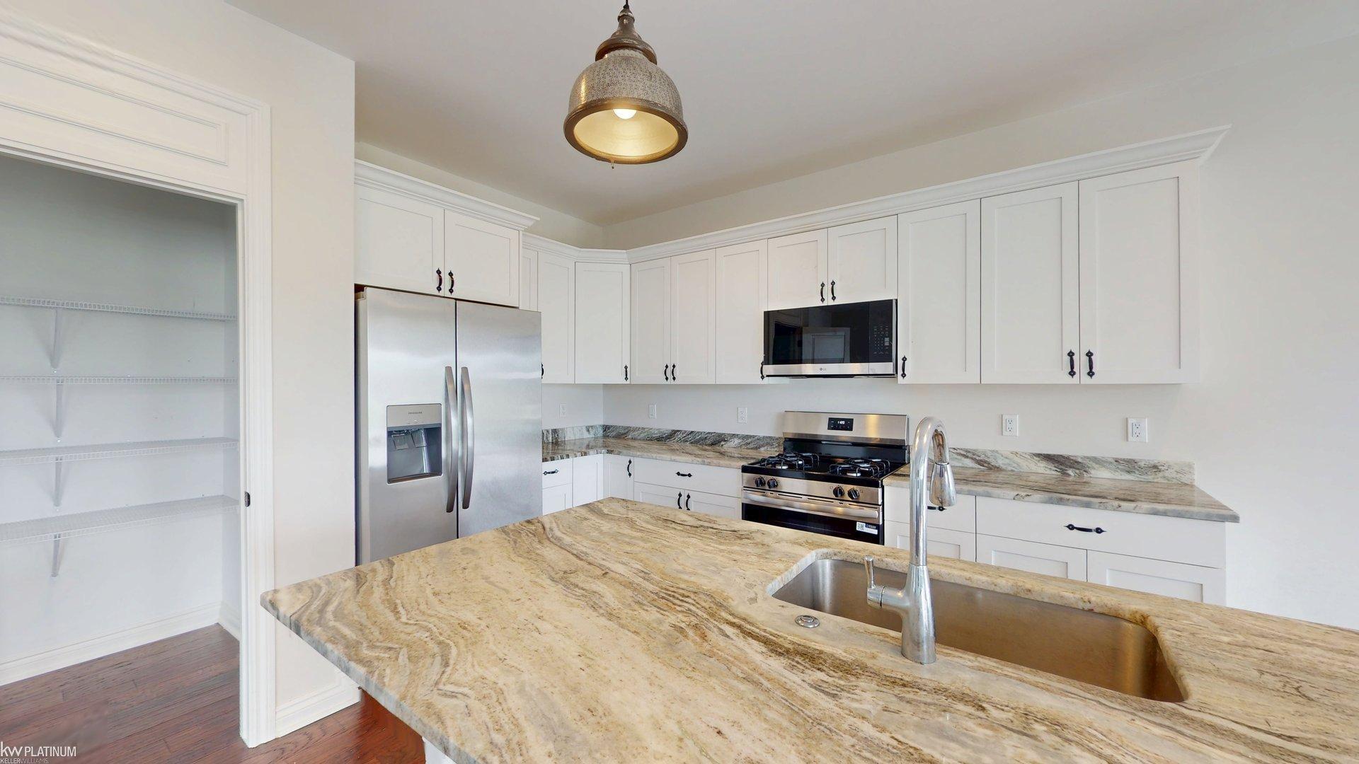 15300 Eton Pointe Drive Property Photo 10