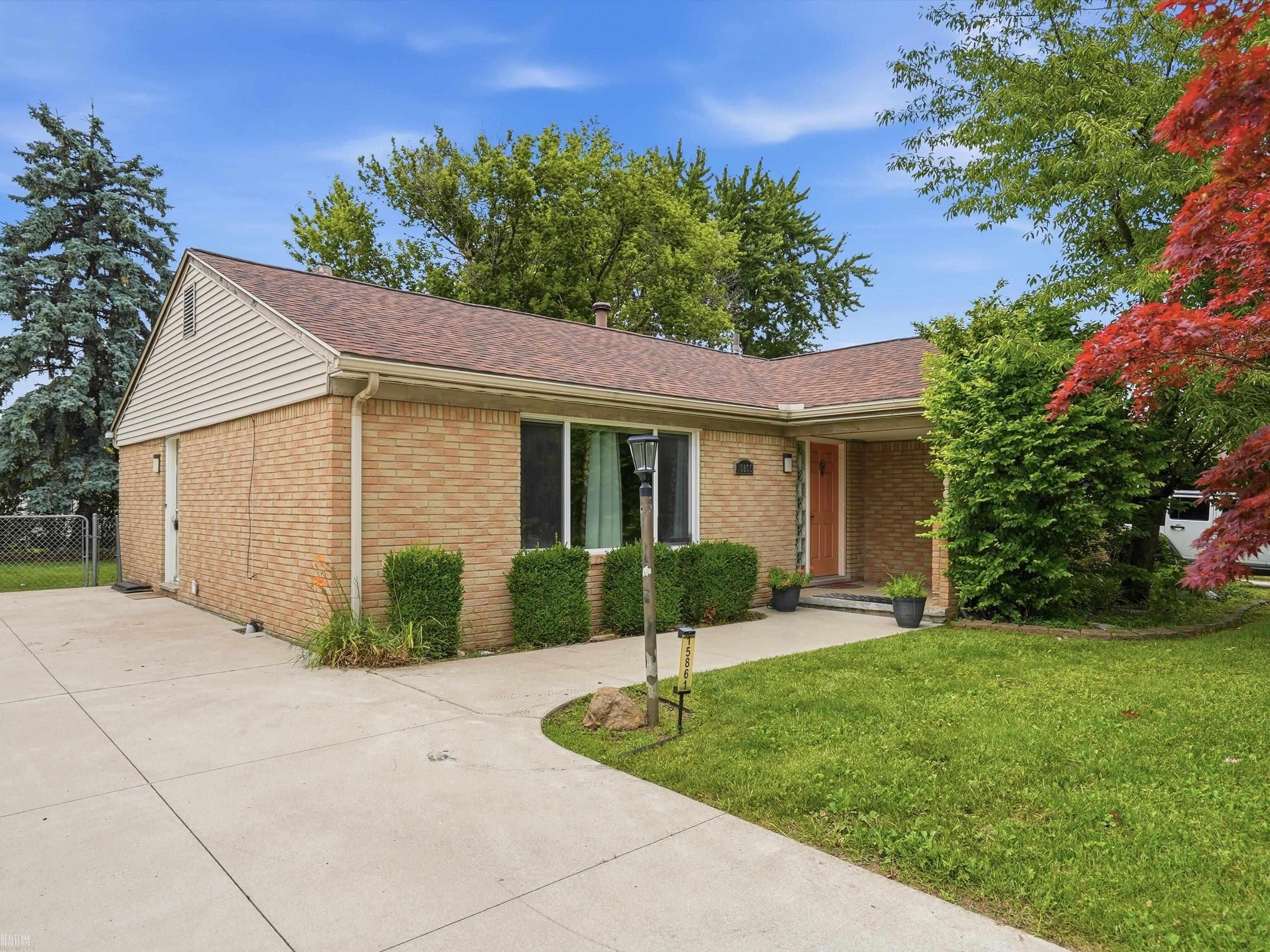 15861 Coral Avenue Property Photo 1