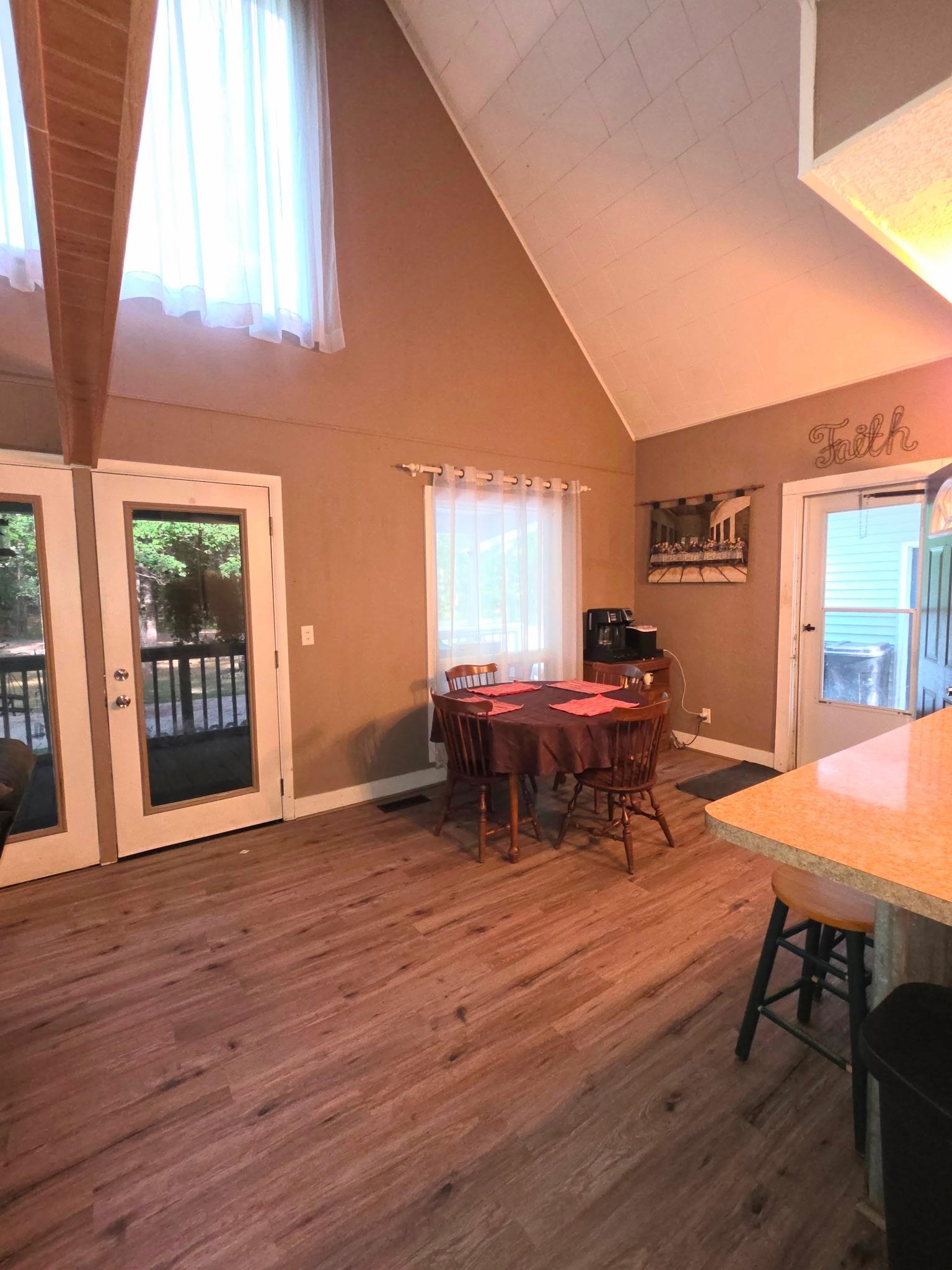 4740 Oak Run Road Property Photo 8