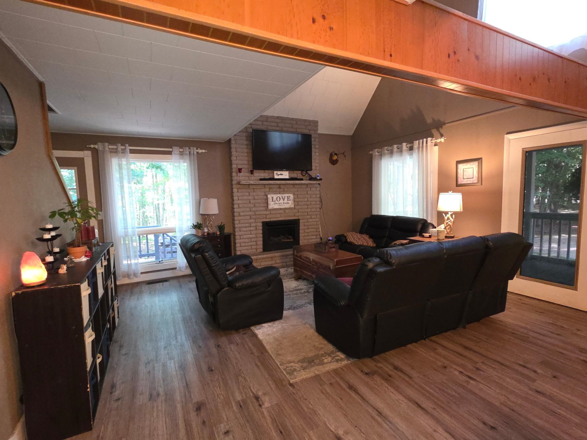 4740 Oak Run Road Property Photo 11