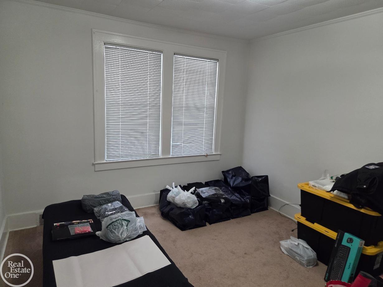 320 E Cambourne Street Property Photo 5