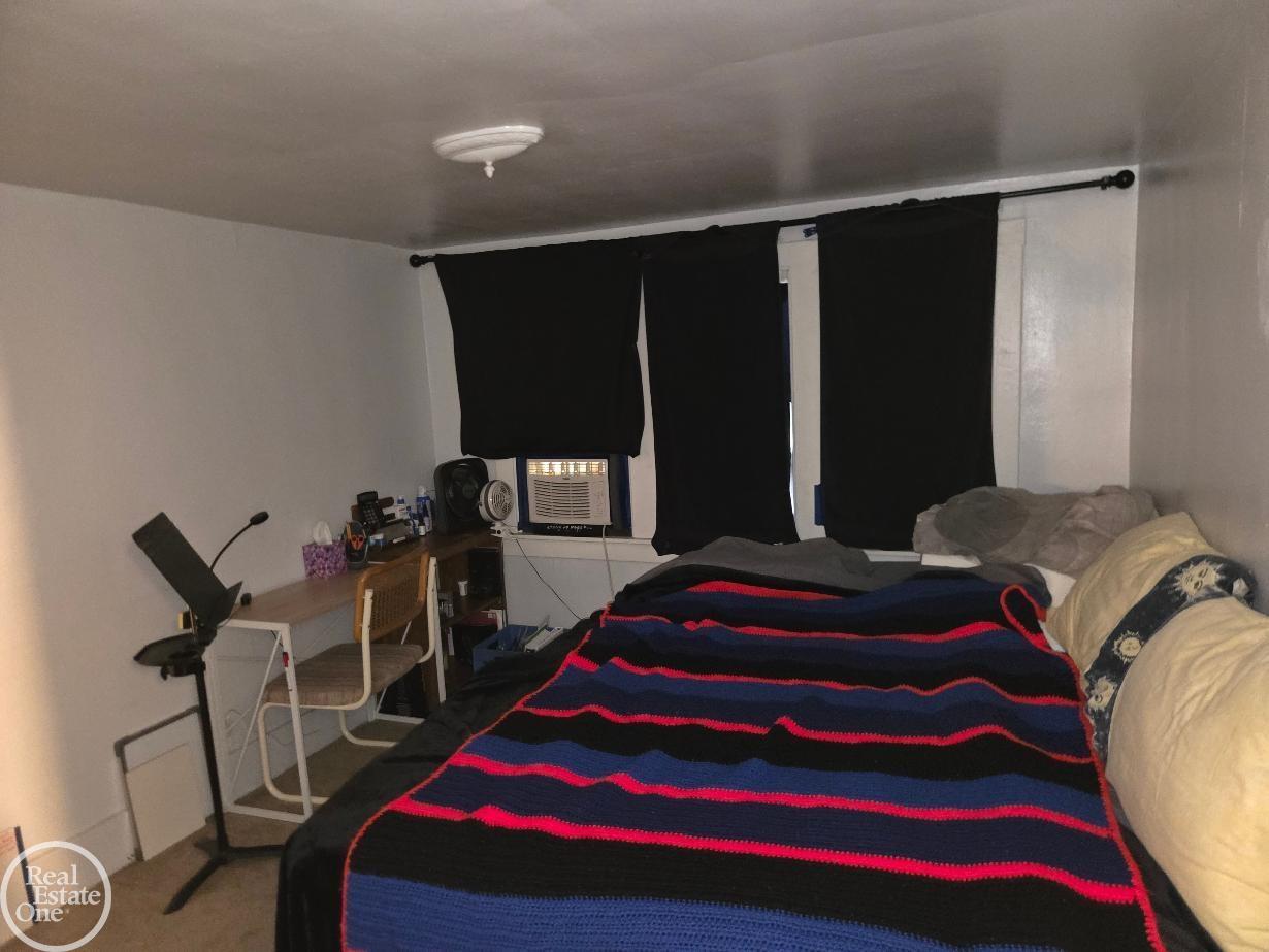 320 E Cambourne Street Property Photo 11