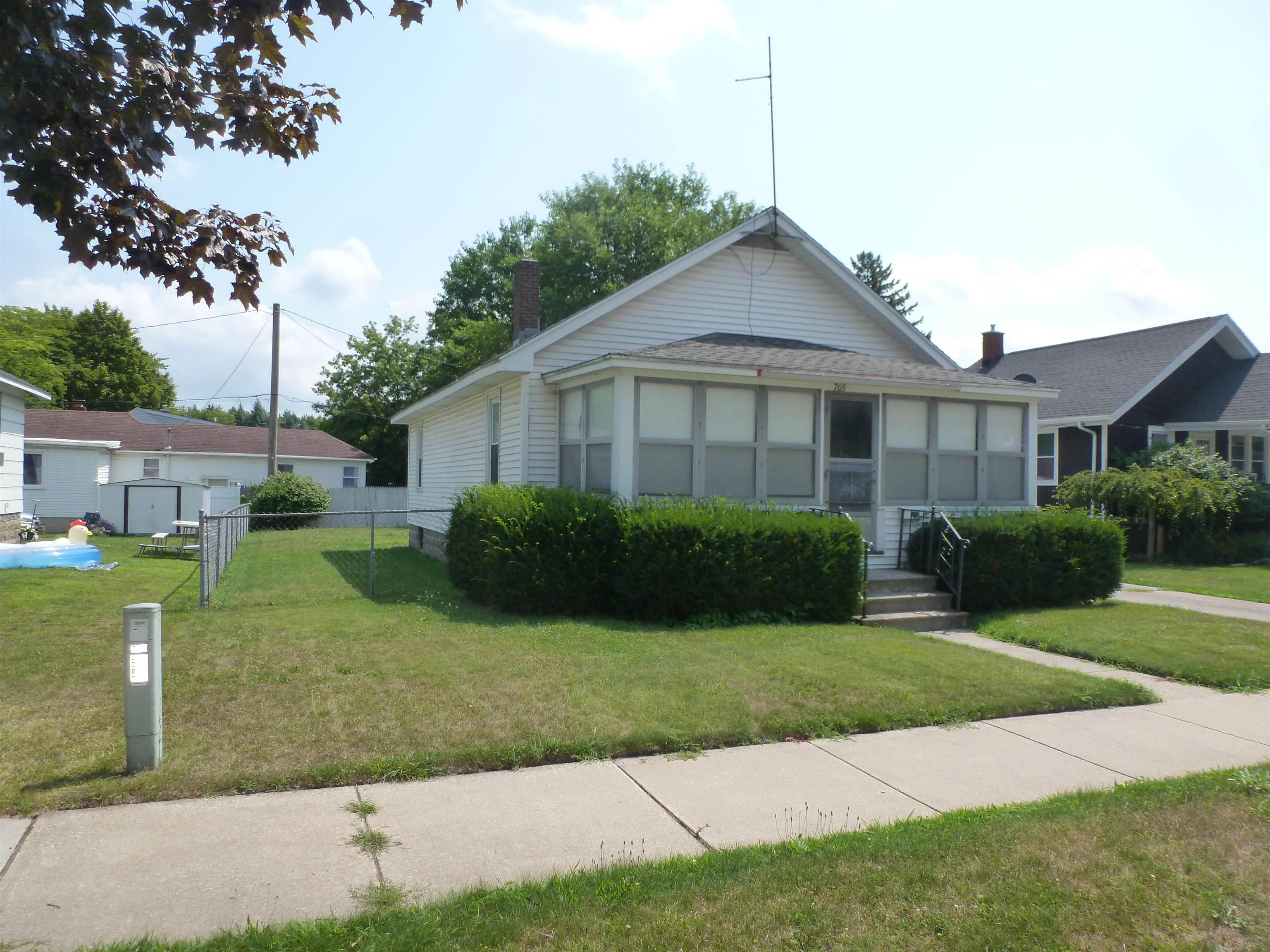 705 Stanton Street Property Photo 3