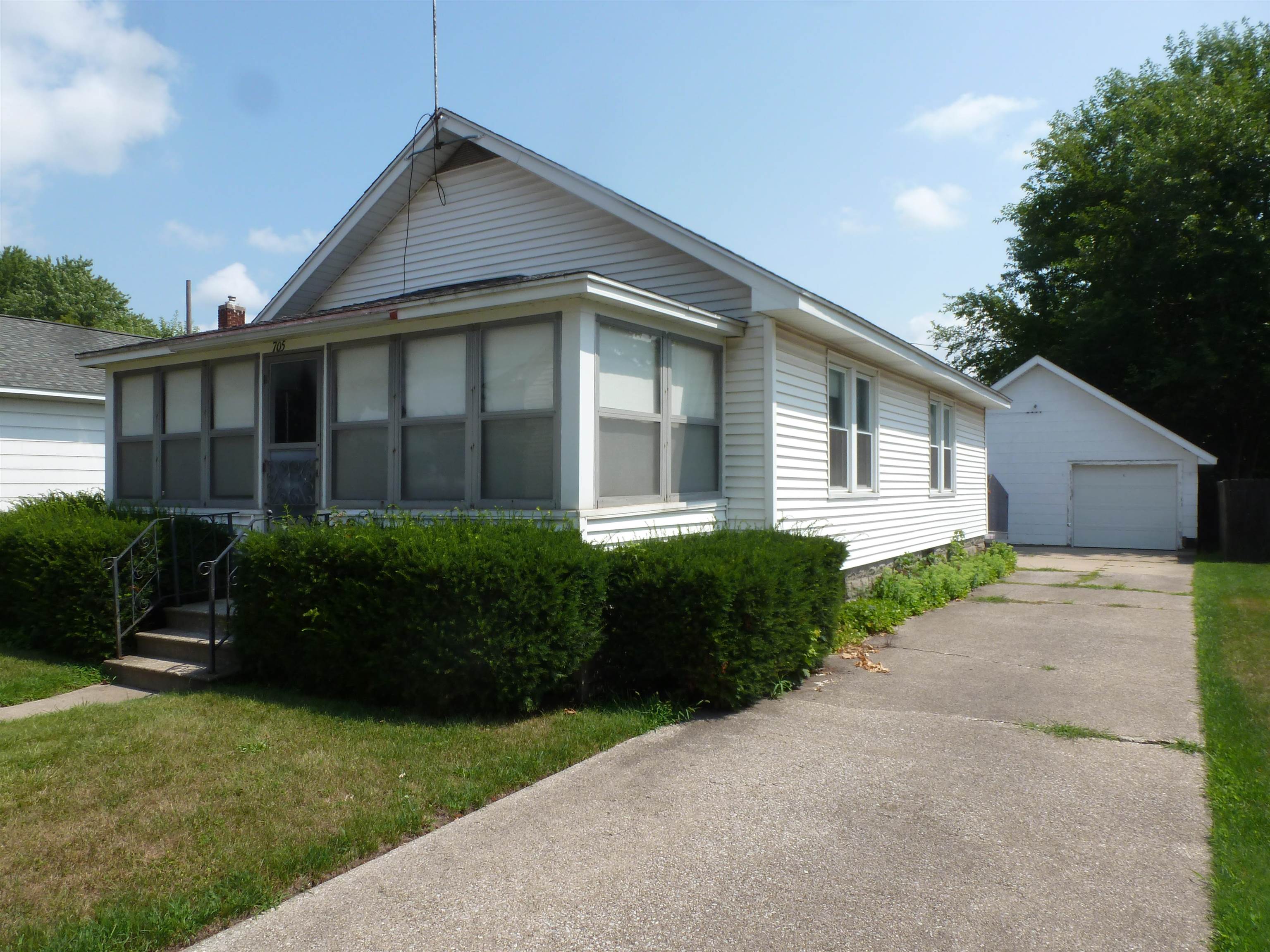 705 Stanton Street Property Photo 4