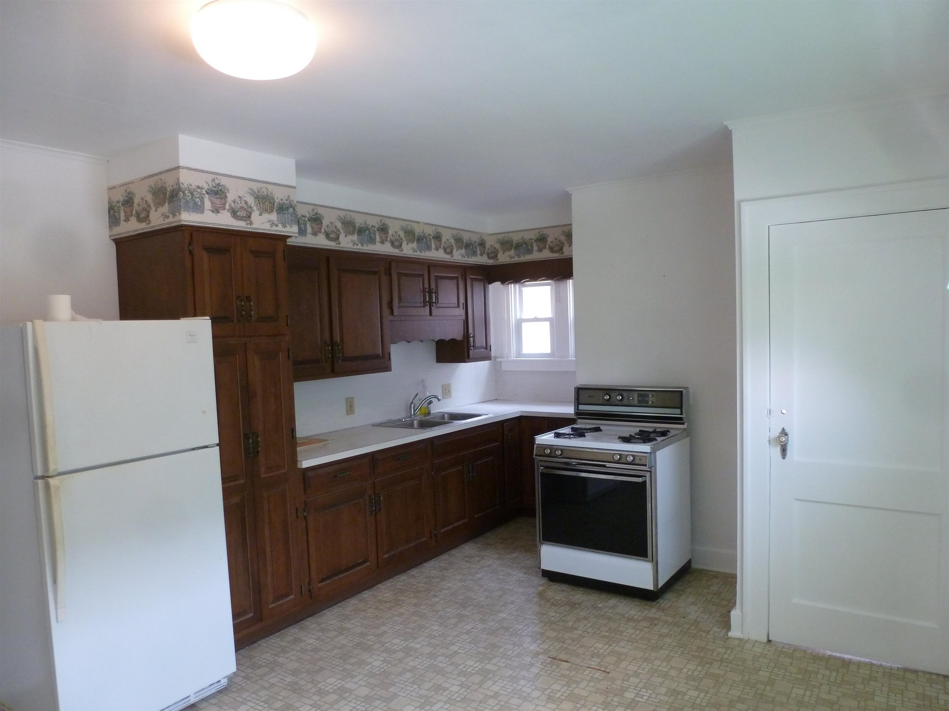 705 Stanton Street Property Photo 8