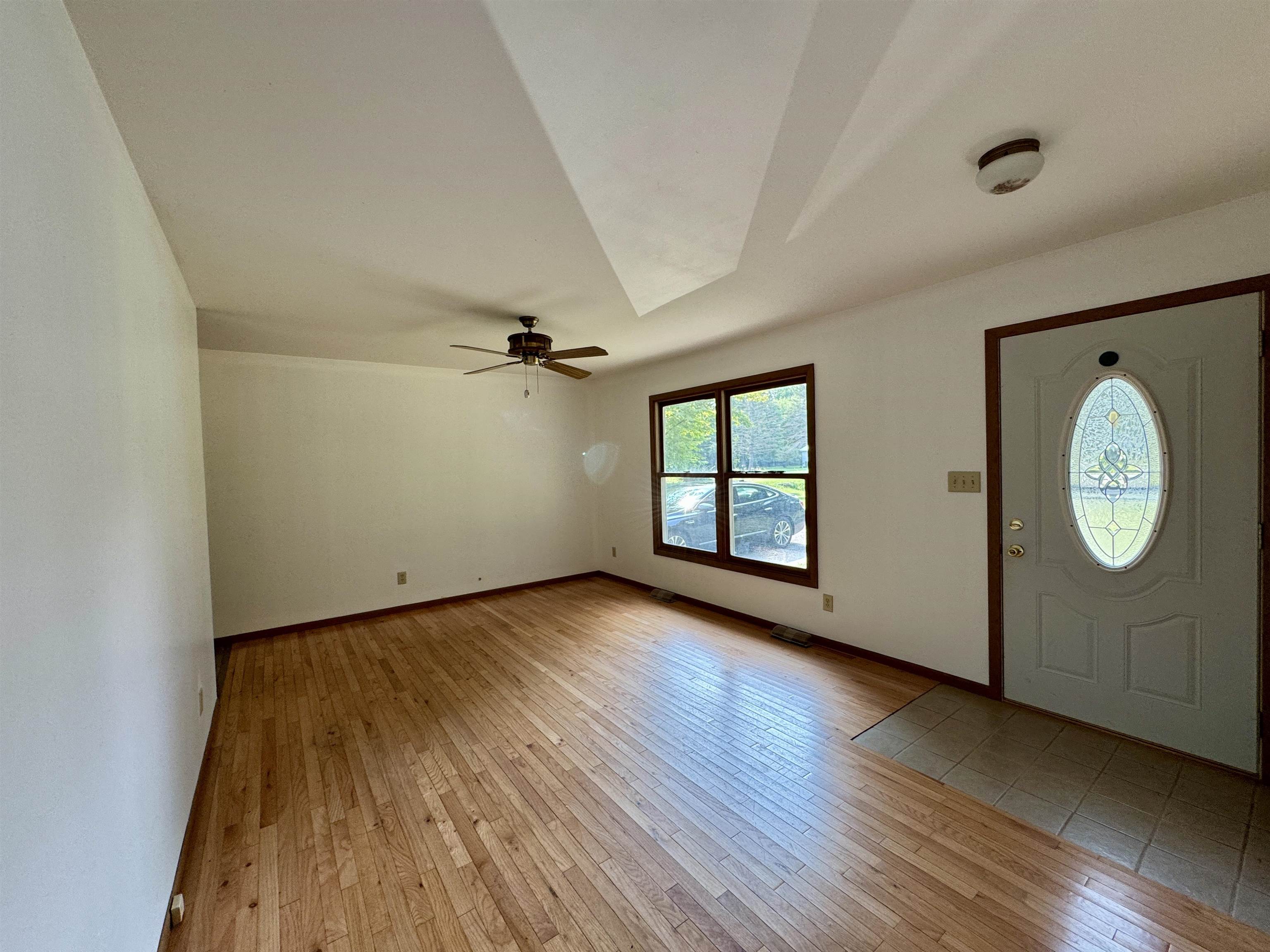 1365 E Burt Road Property Photo 2