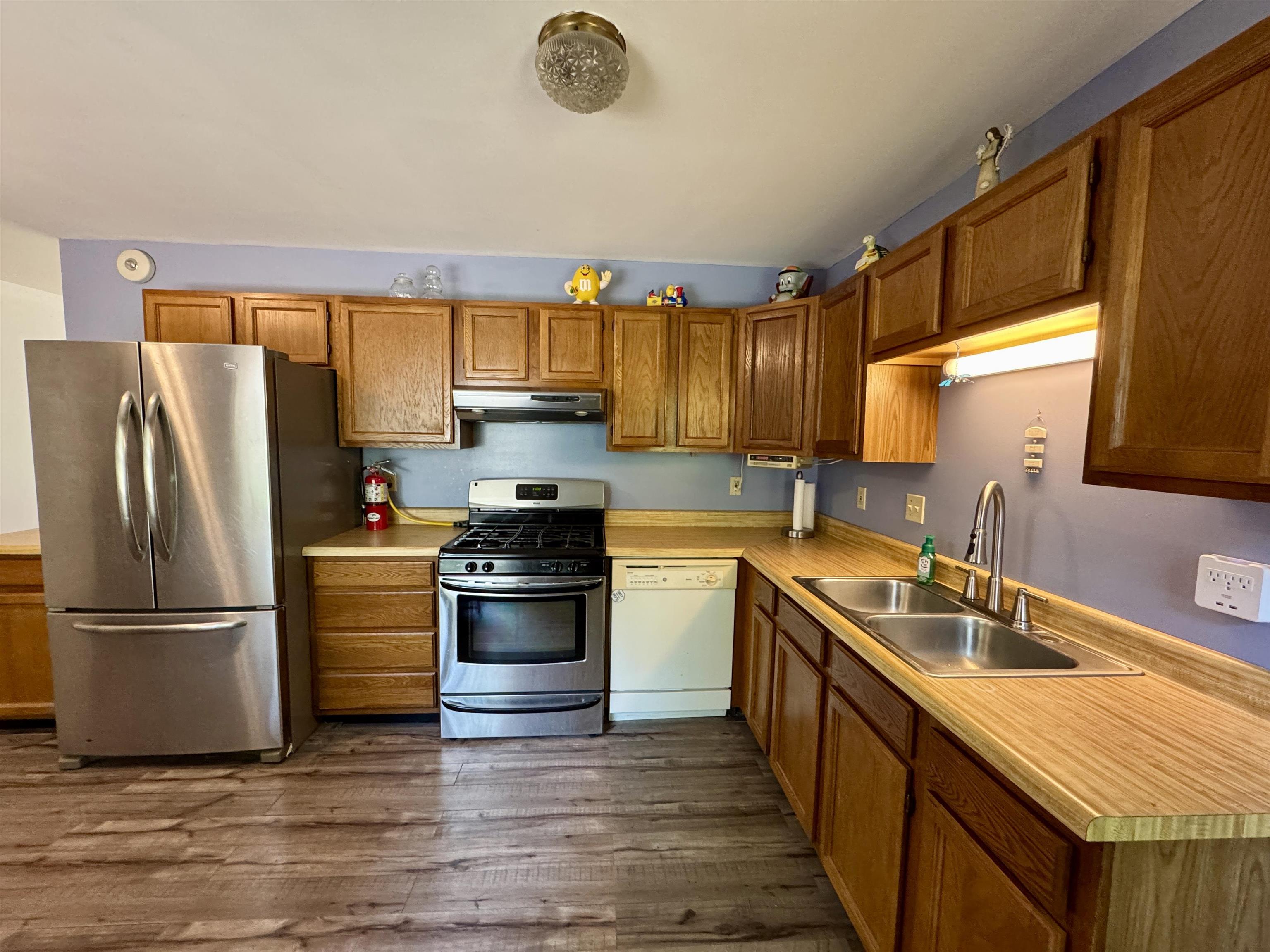 1365 E Burt Road Property Photo 4