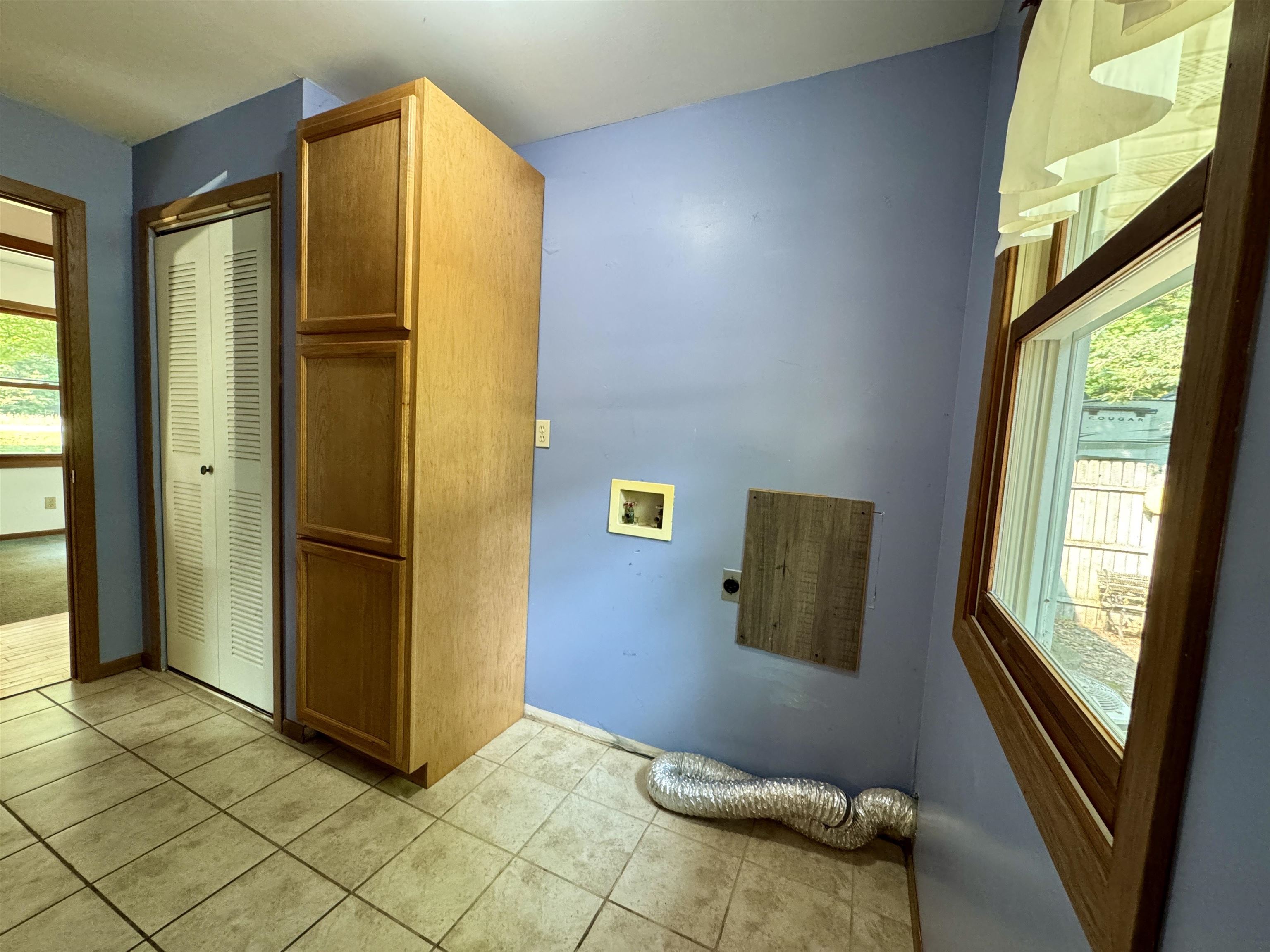 1365 E Burt Road Property Photo 6