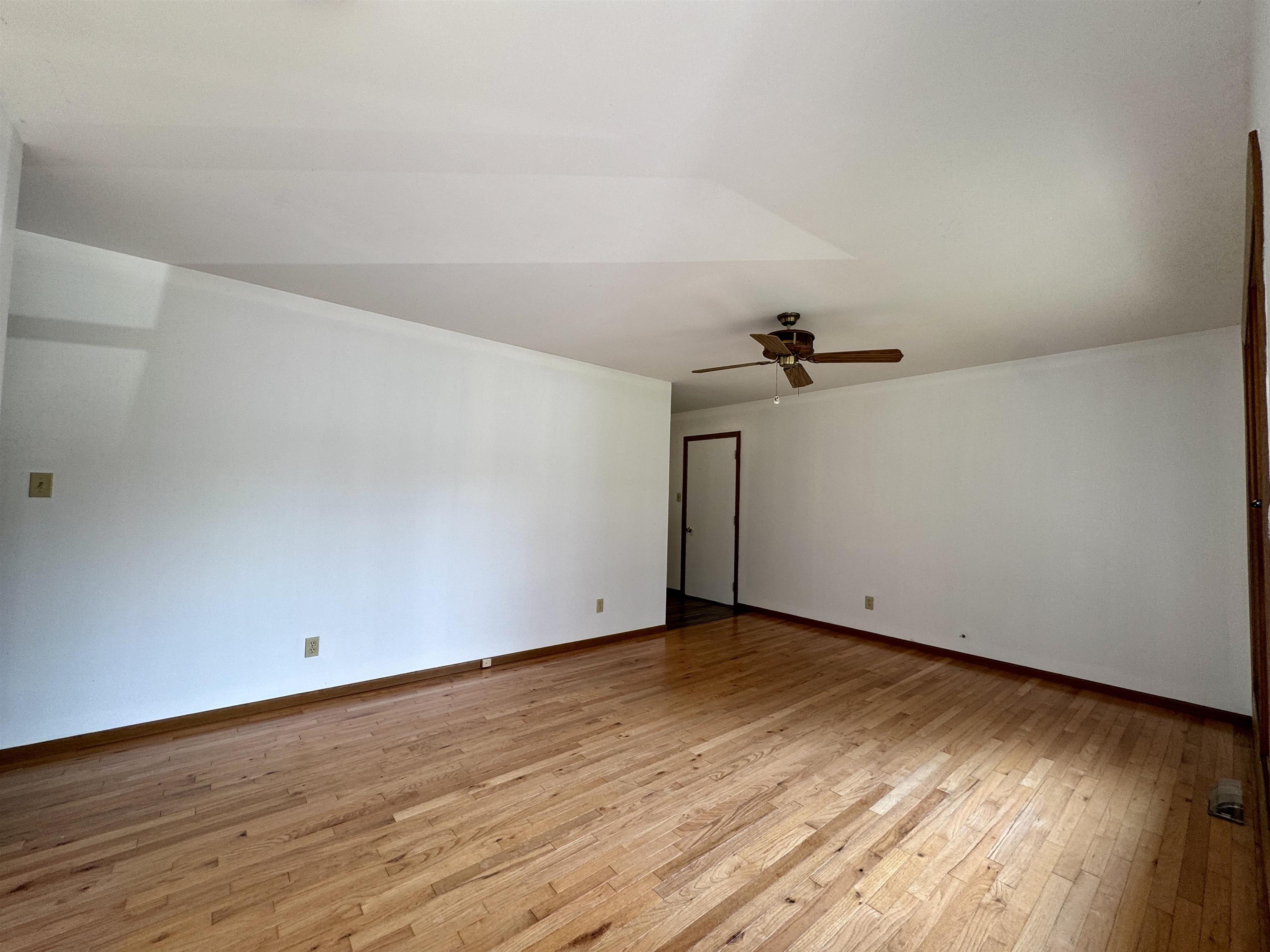 1365 E Burt Road Property Photo 7