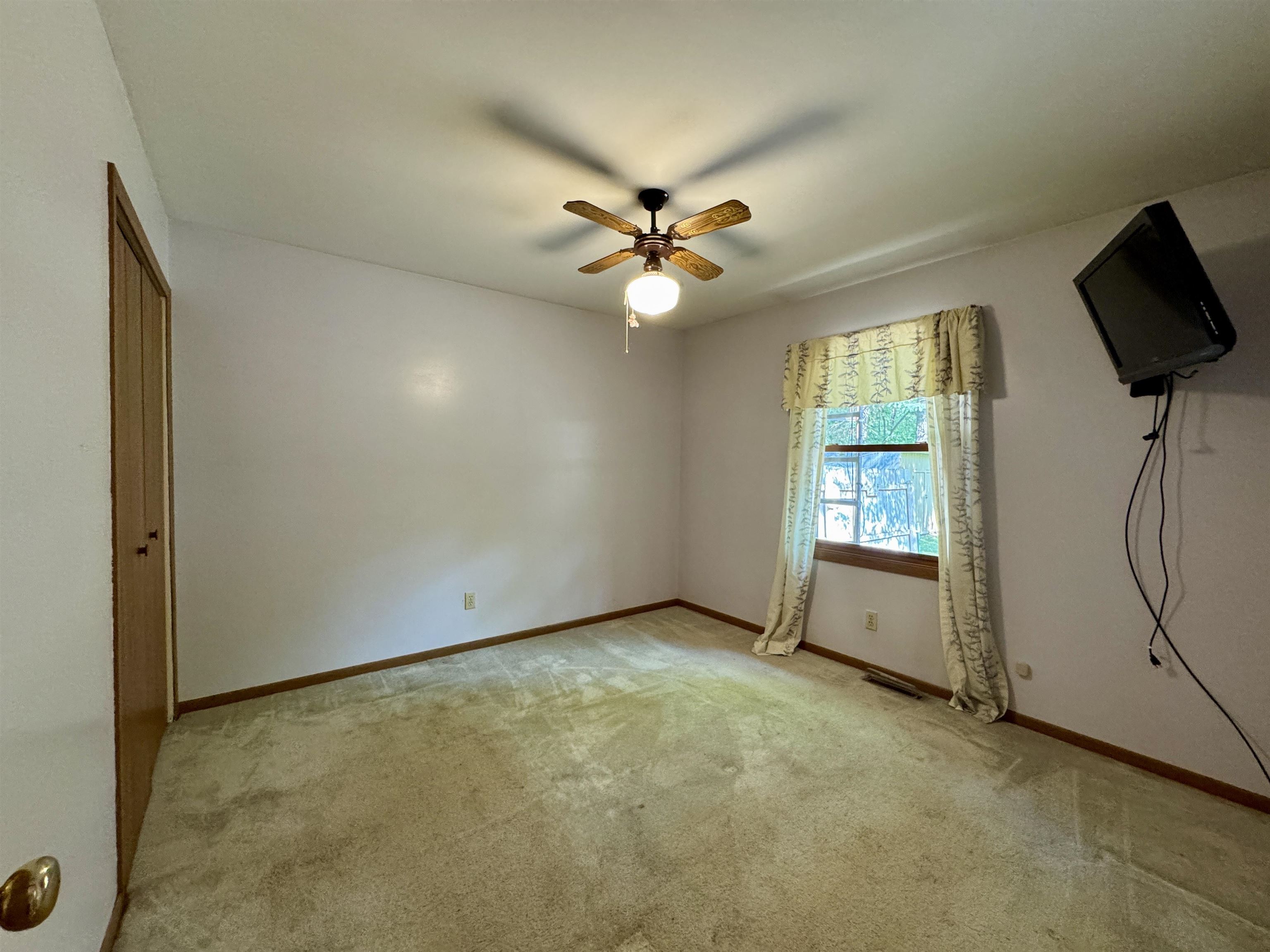 1365 E Burt Road Property Photo 9