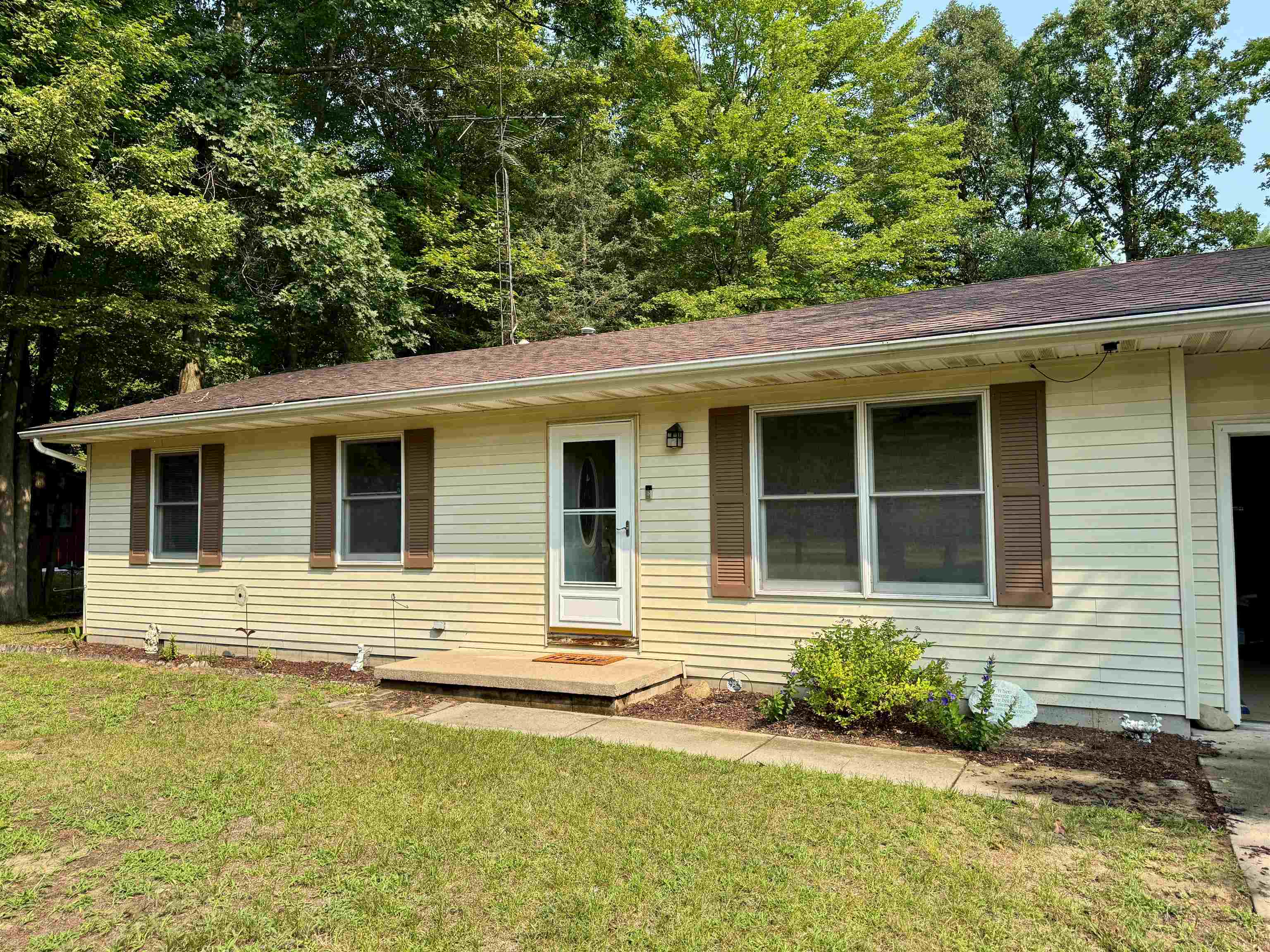 1365 E Burt Road Property Photo 25