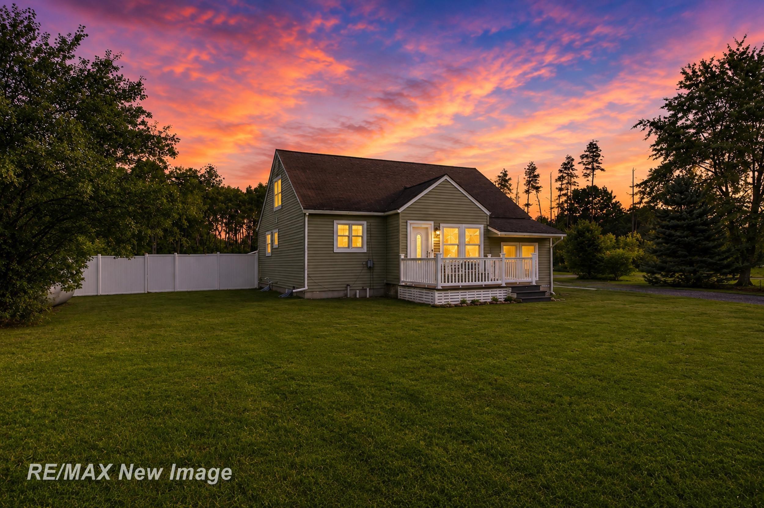 740 W Pine River Road Property Photo 2