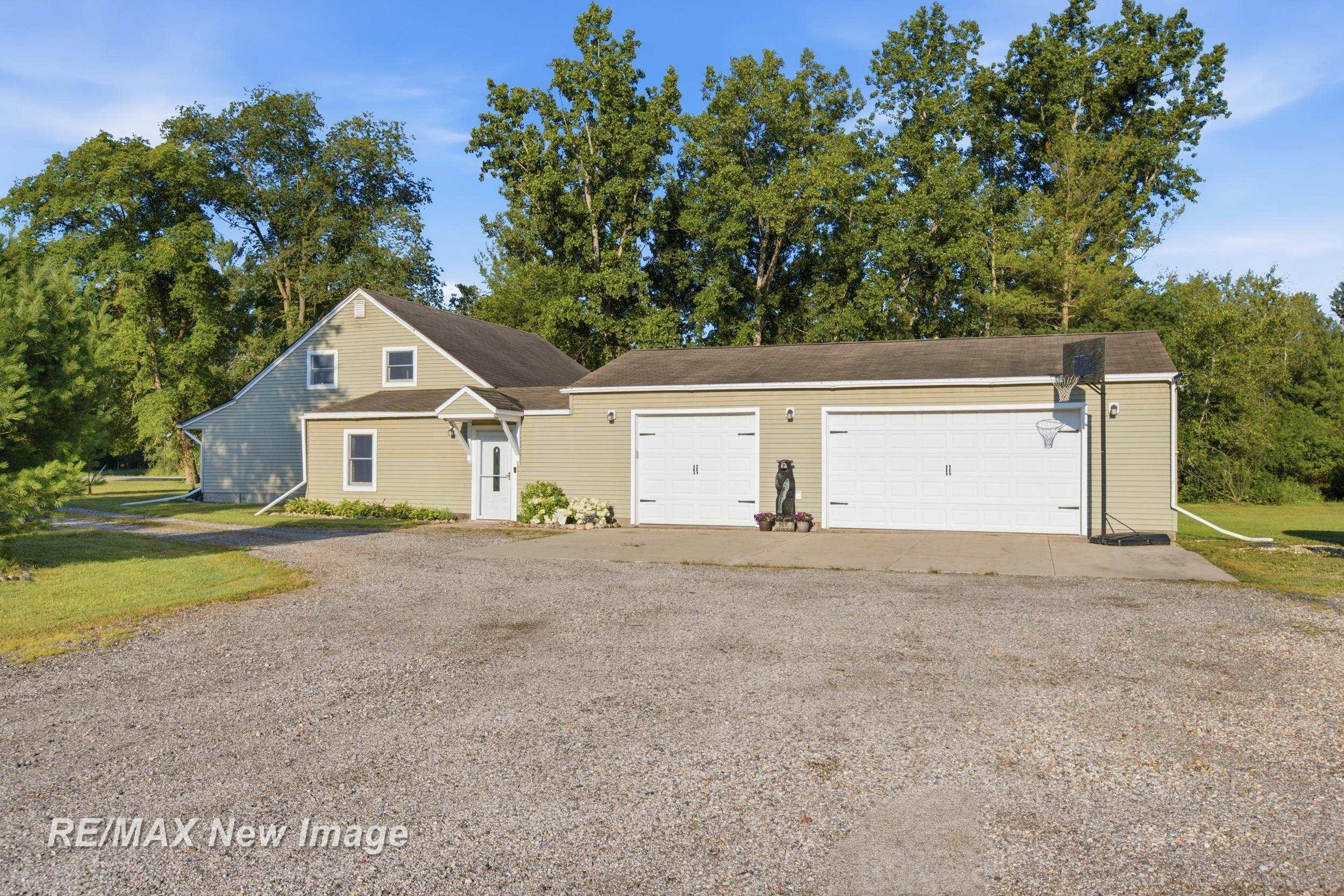 740 W Pine River Road Property Photo 3