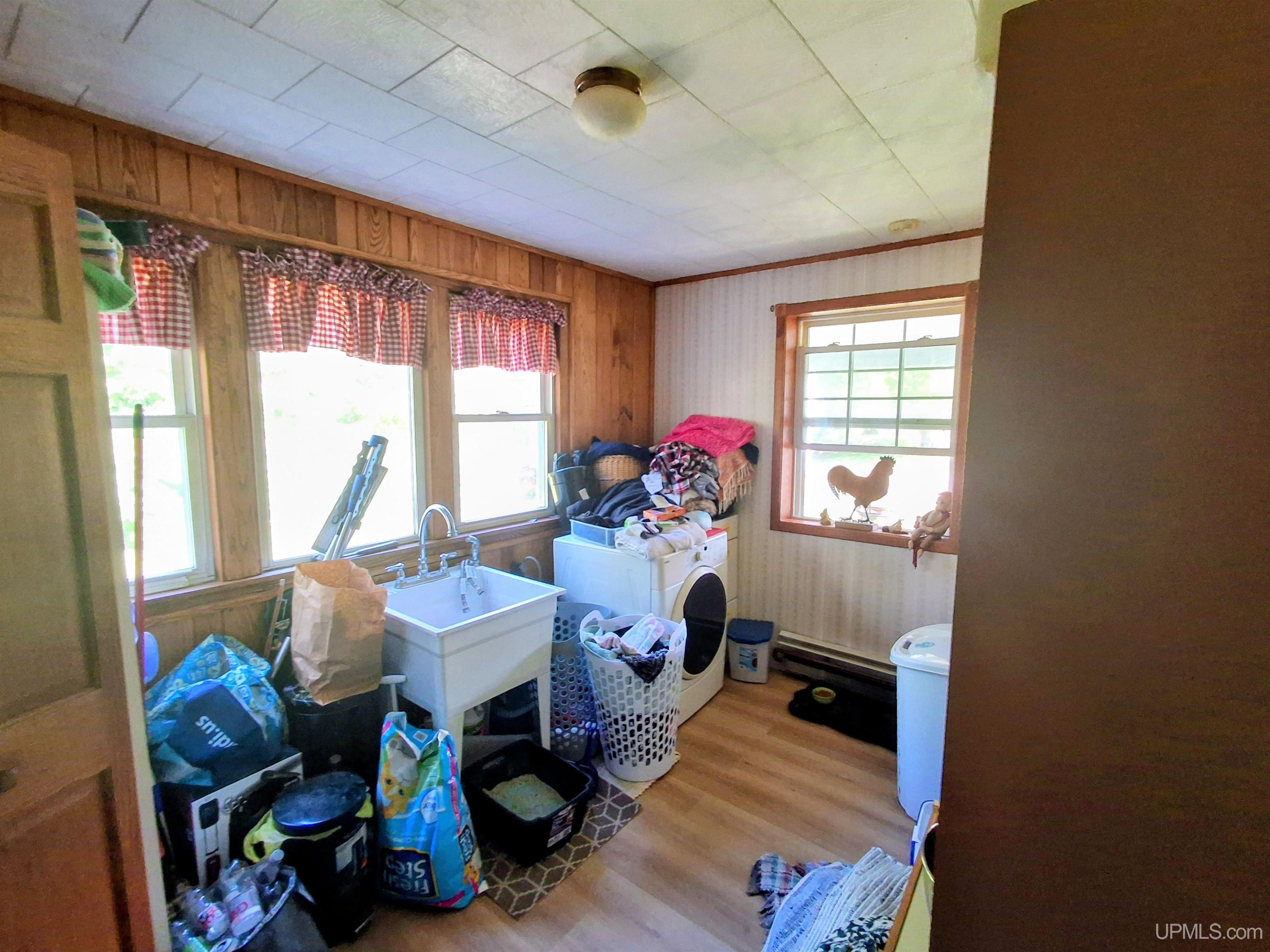 6446 State Street Property Photo 12