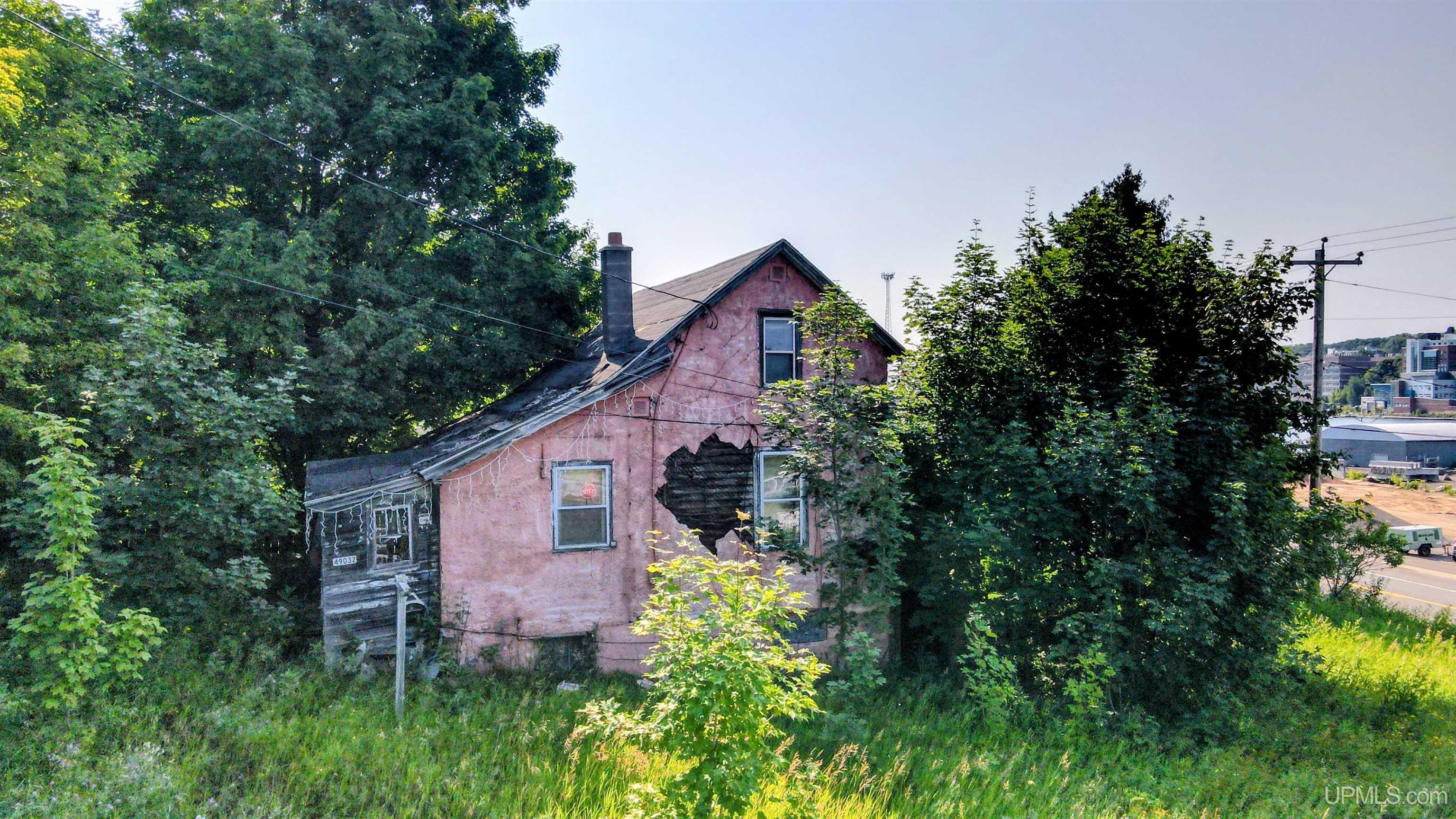 49032 Military Road Property Photo 1