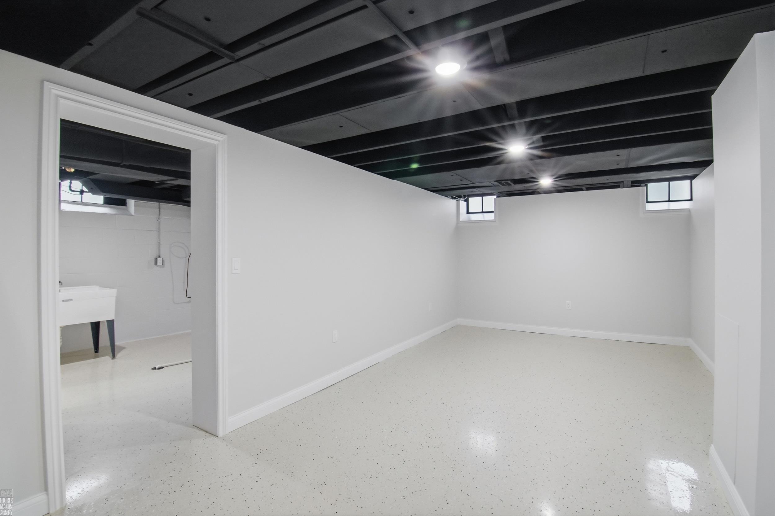 1342 Hollywood Avenue Property Photo 23
