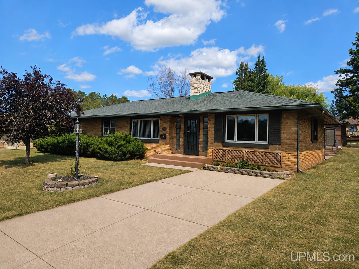 613 N 5th Avenue Property Photo 1
