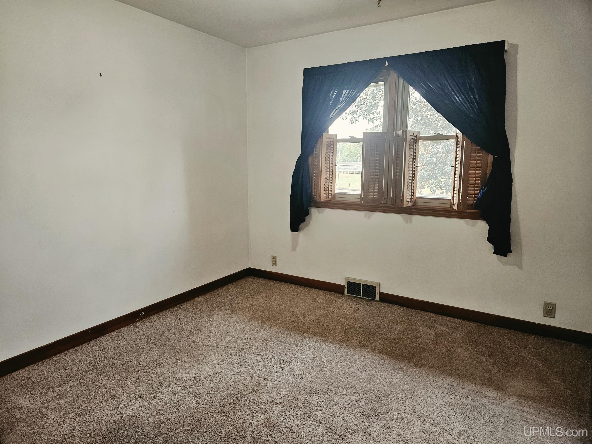 613 N 5th Avenue Property Photo 19
