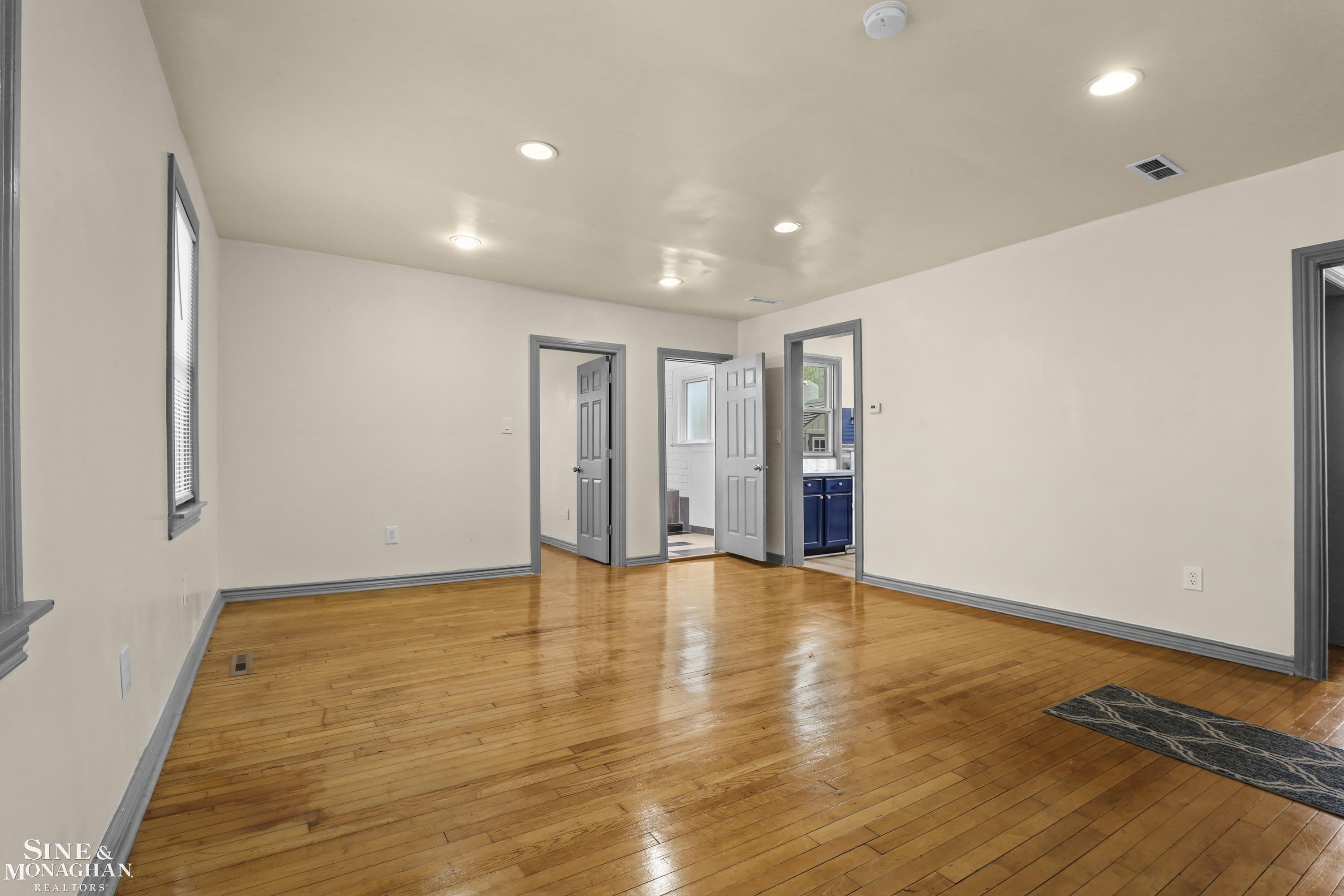 1312 E Harry Avenue Property Photo 5