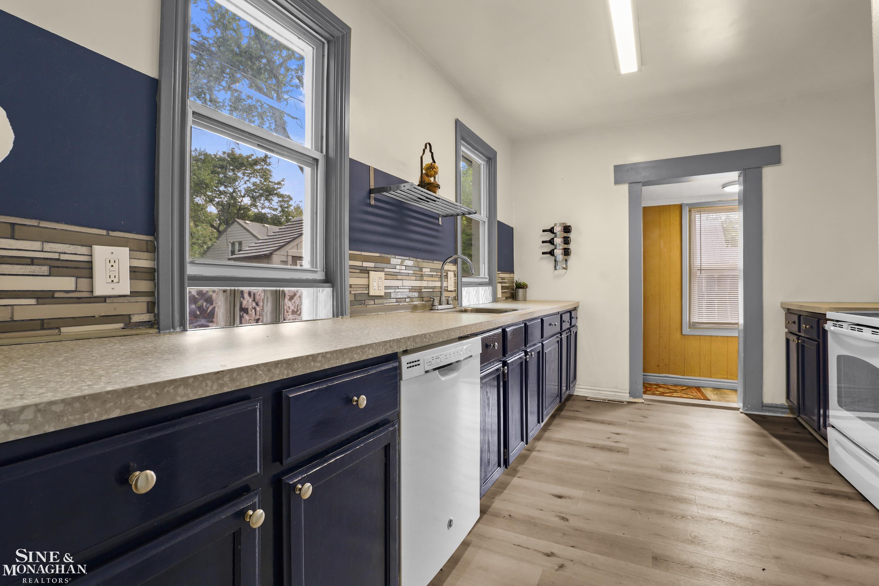 1312 E Harry Avenue Property Photo 15