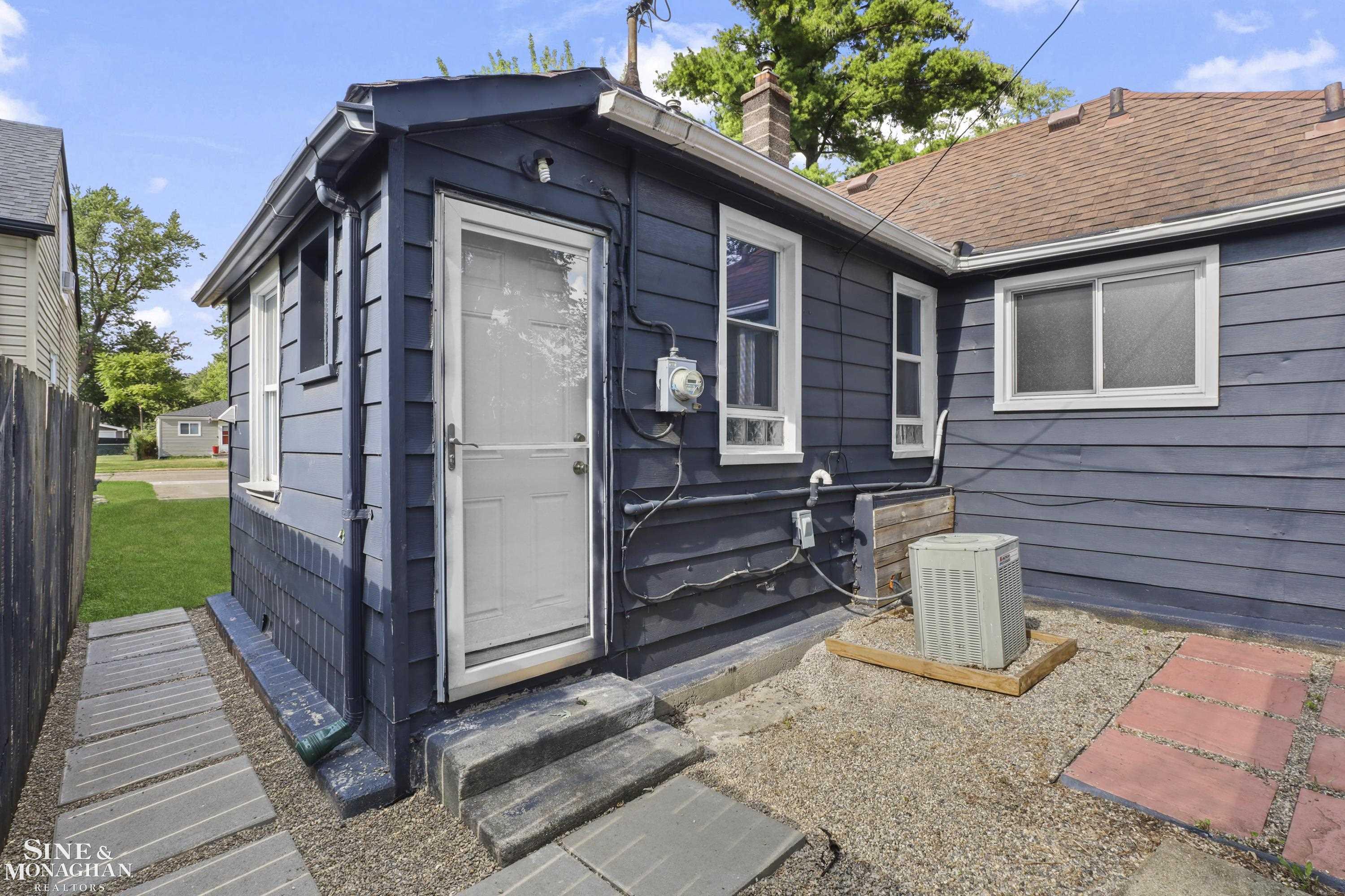 1312 E Harry Avenue Property Photo 19