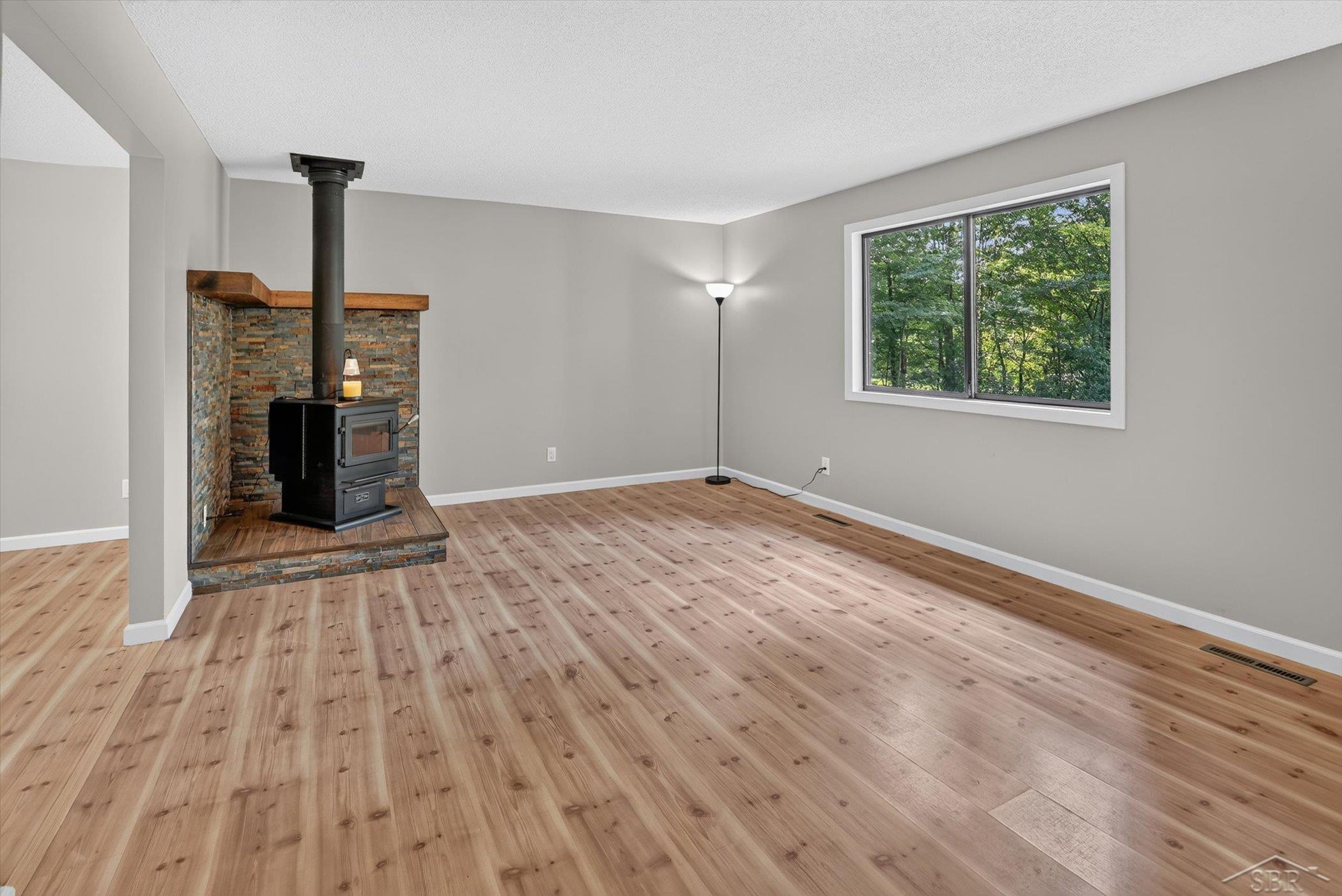 5016 Airport Road Property Photo 8
