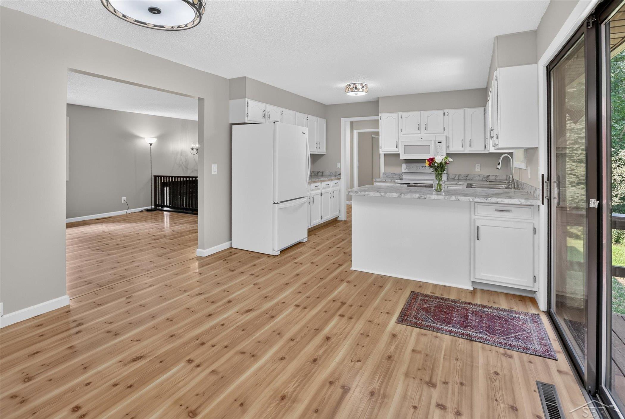5016 Airport Road Property Photo 9