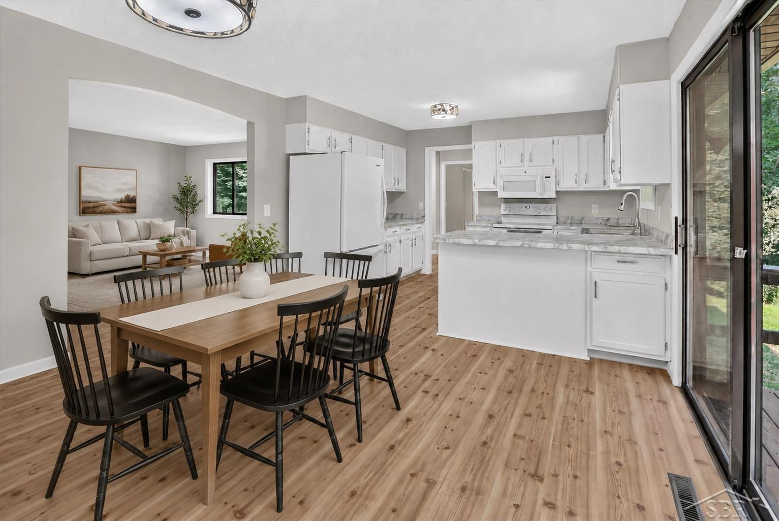 5016 Airport Road Property Photo 10