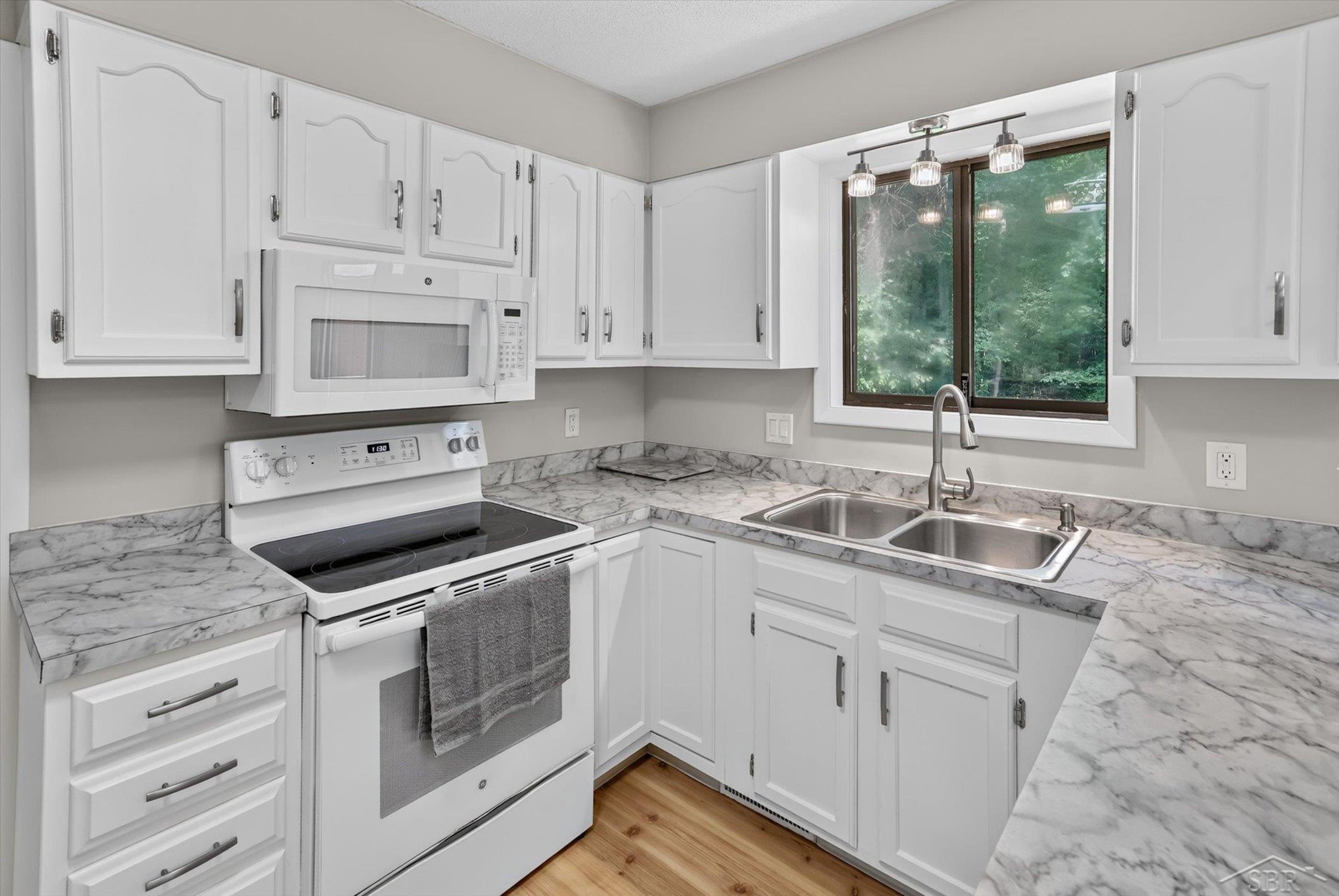 5016 Airport Road Property Photo 15