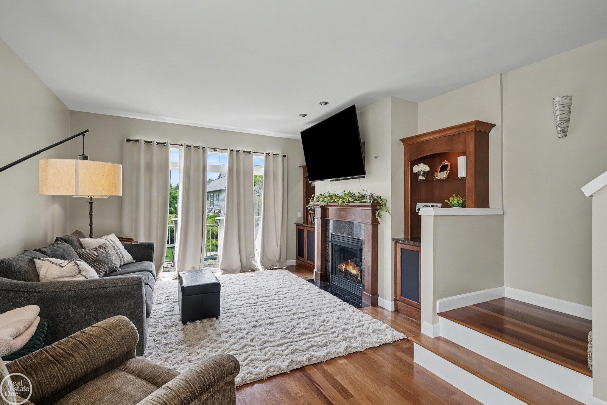 228 Wright Street Property Photo 4
