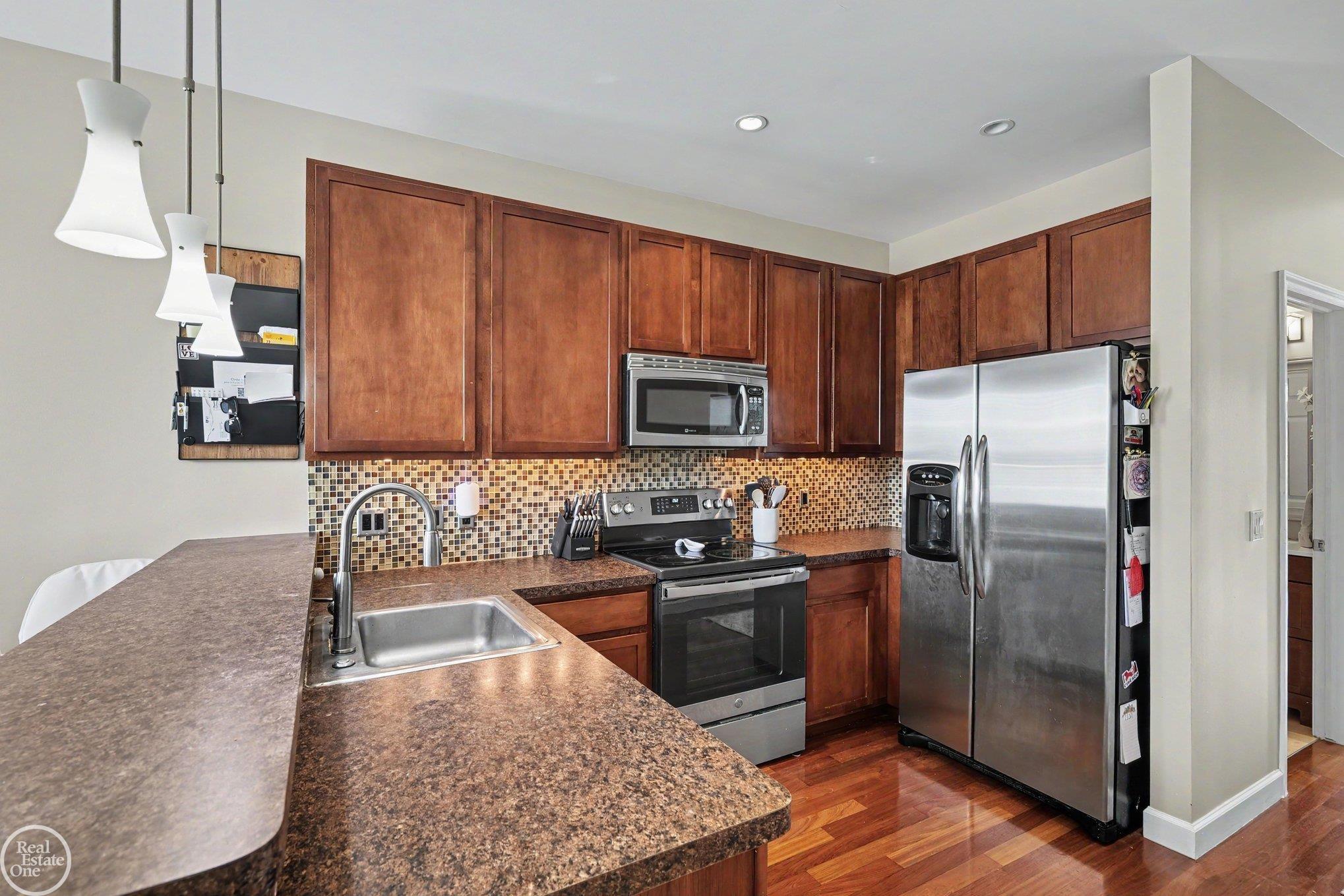 228 Wright Street Property Photo 5