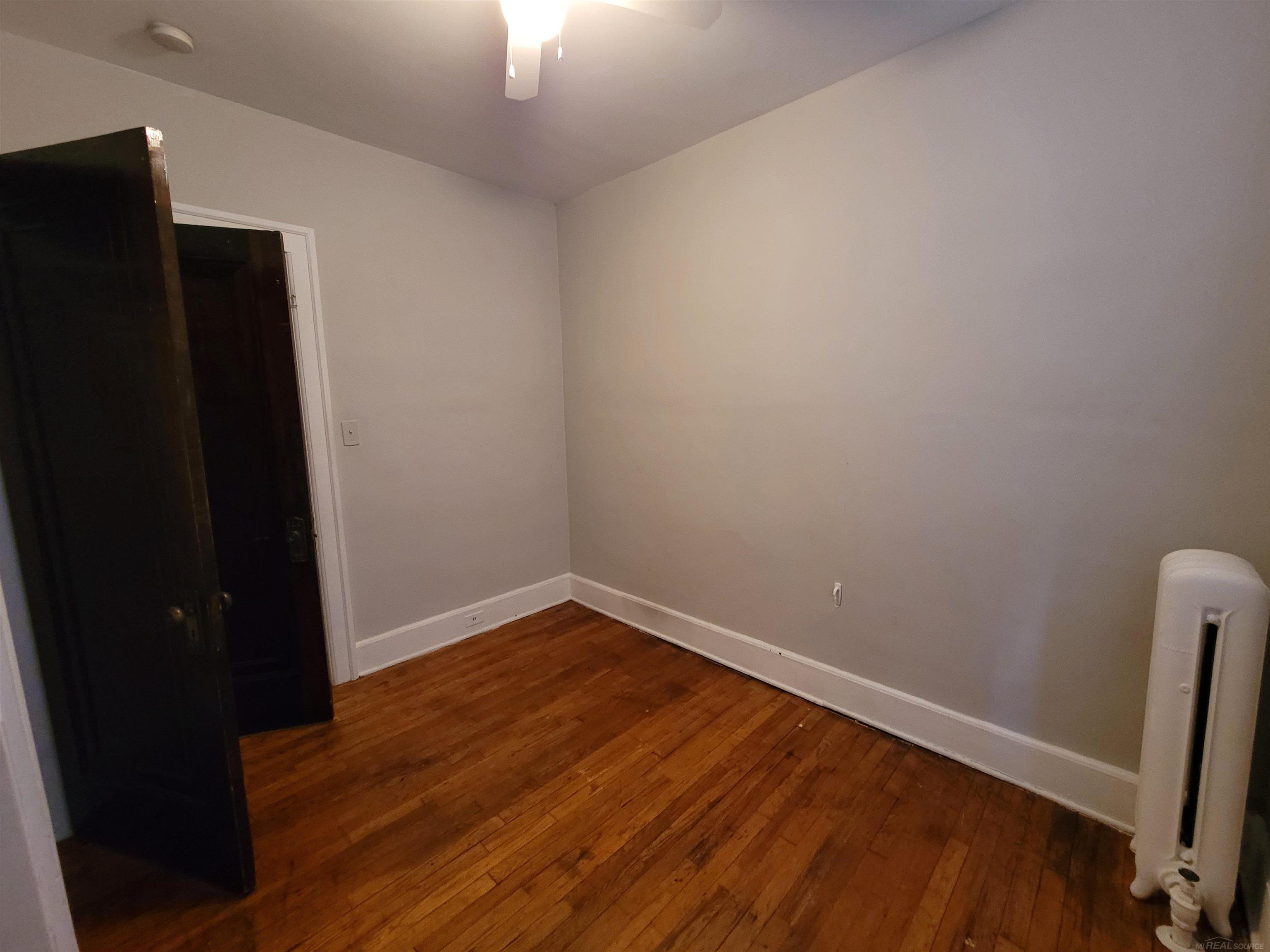 895 Beaconsfield Avenue Property Photo 2
