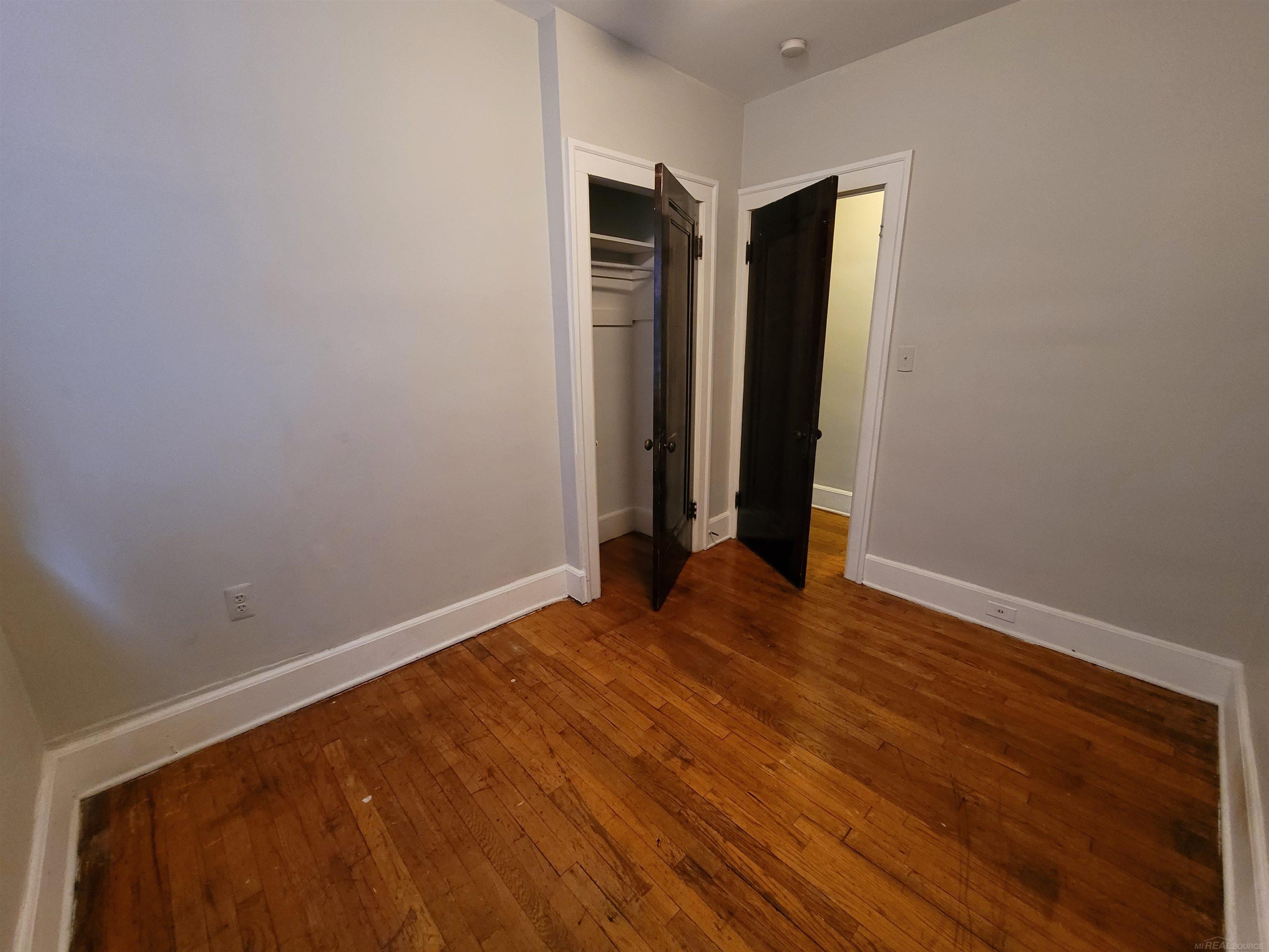 895 Beaconsfield Avenue Property Photo 3