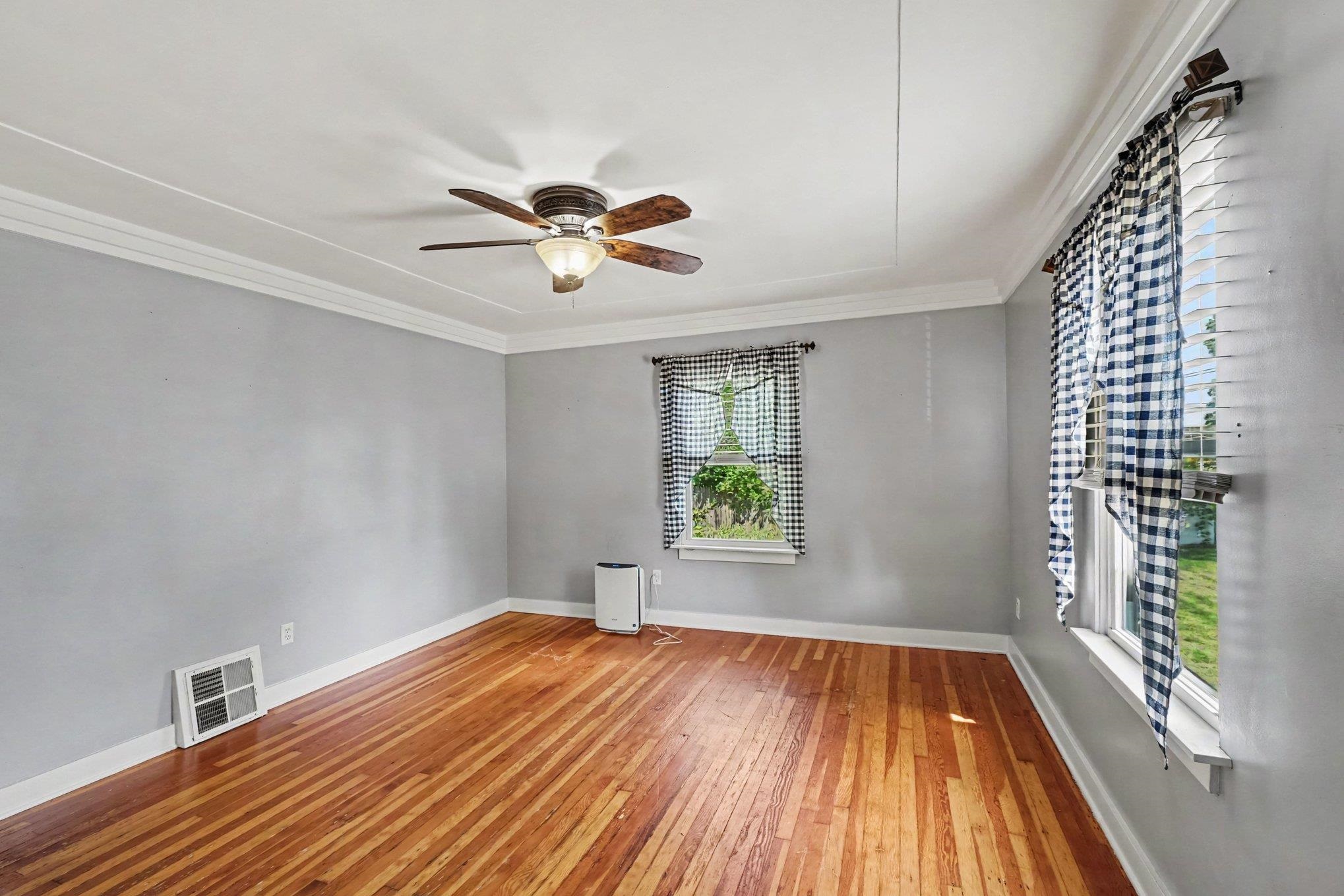 2507 7th Street Property Photo 2