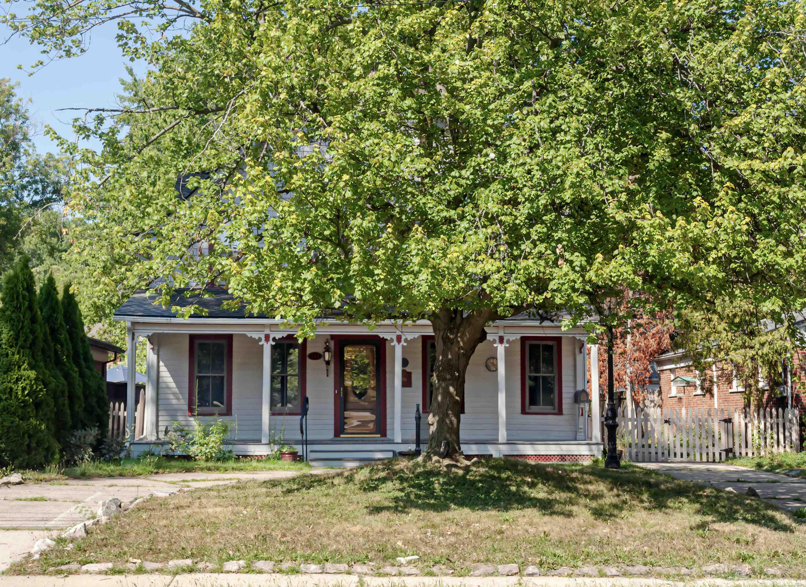 194 Moross Road Property Photo 2