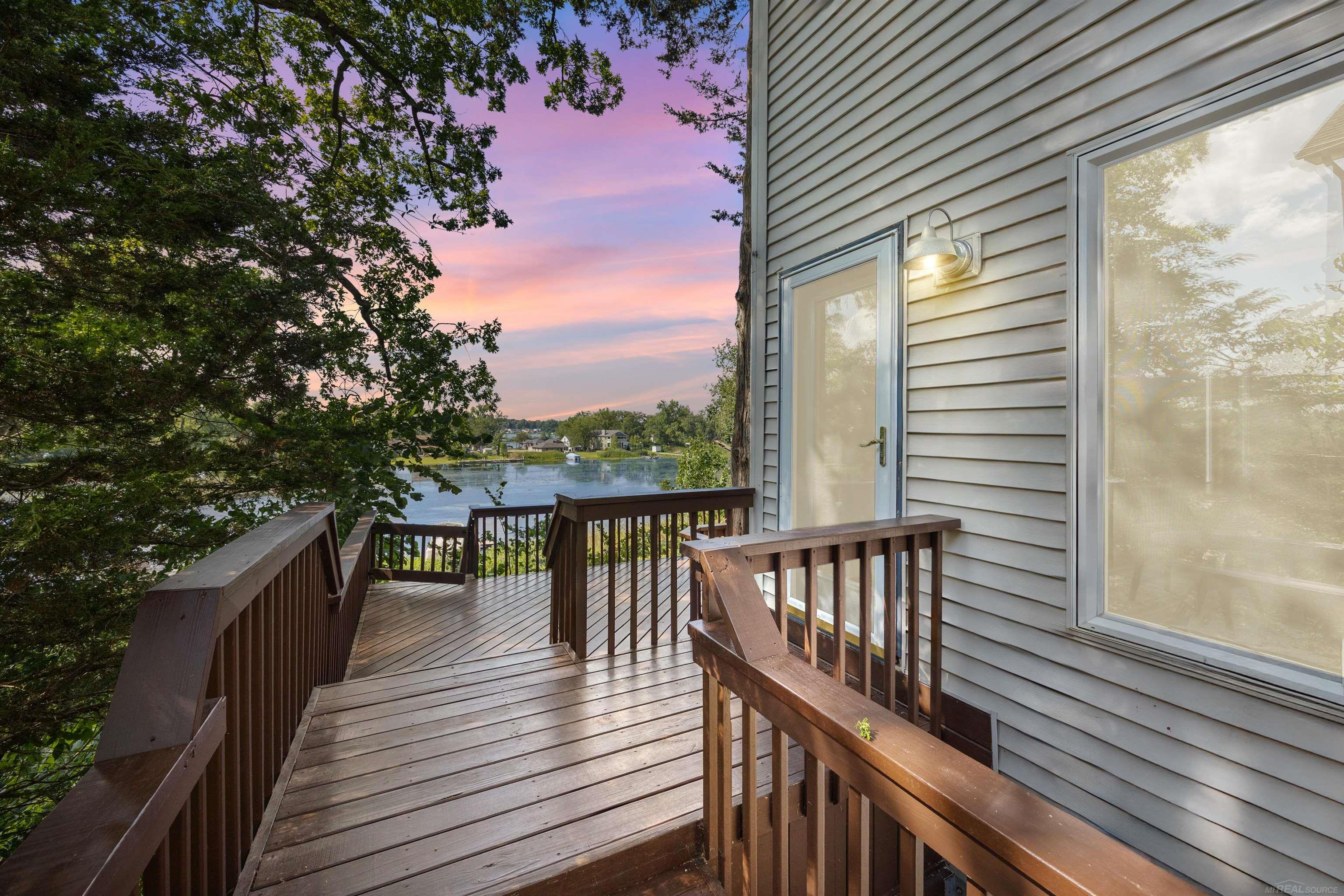 8970 River Valley Road Property Photo 4