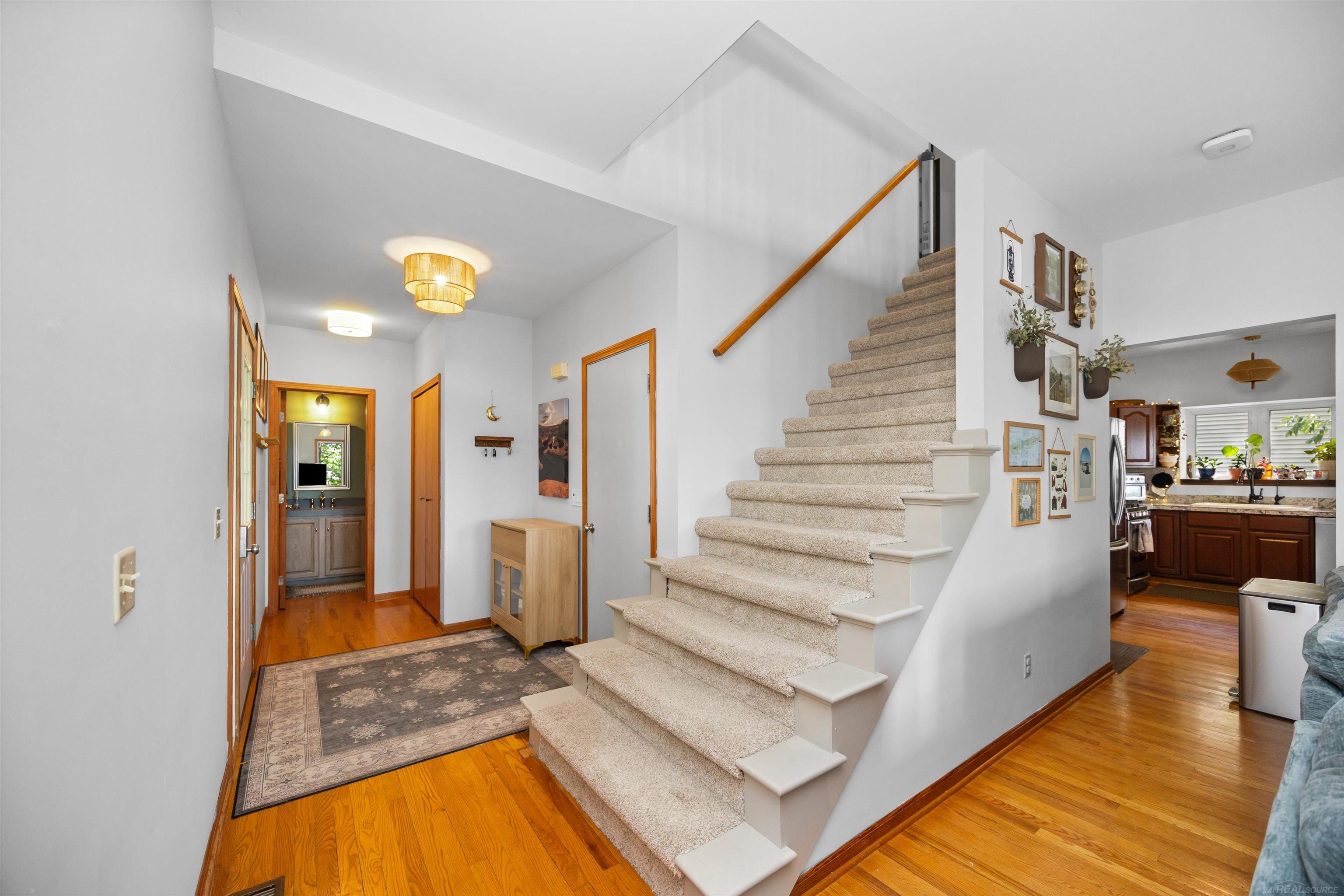 8970 River Valley Road Property Photo 13