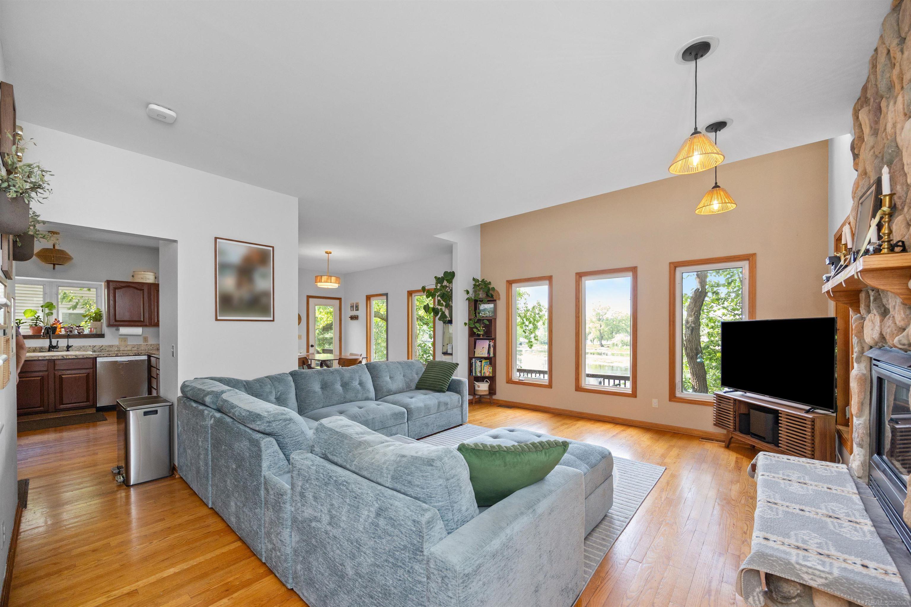 8970 River Valley Road Property Photo 14