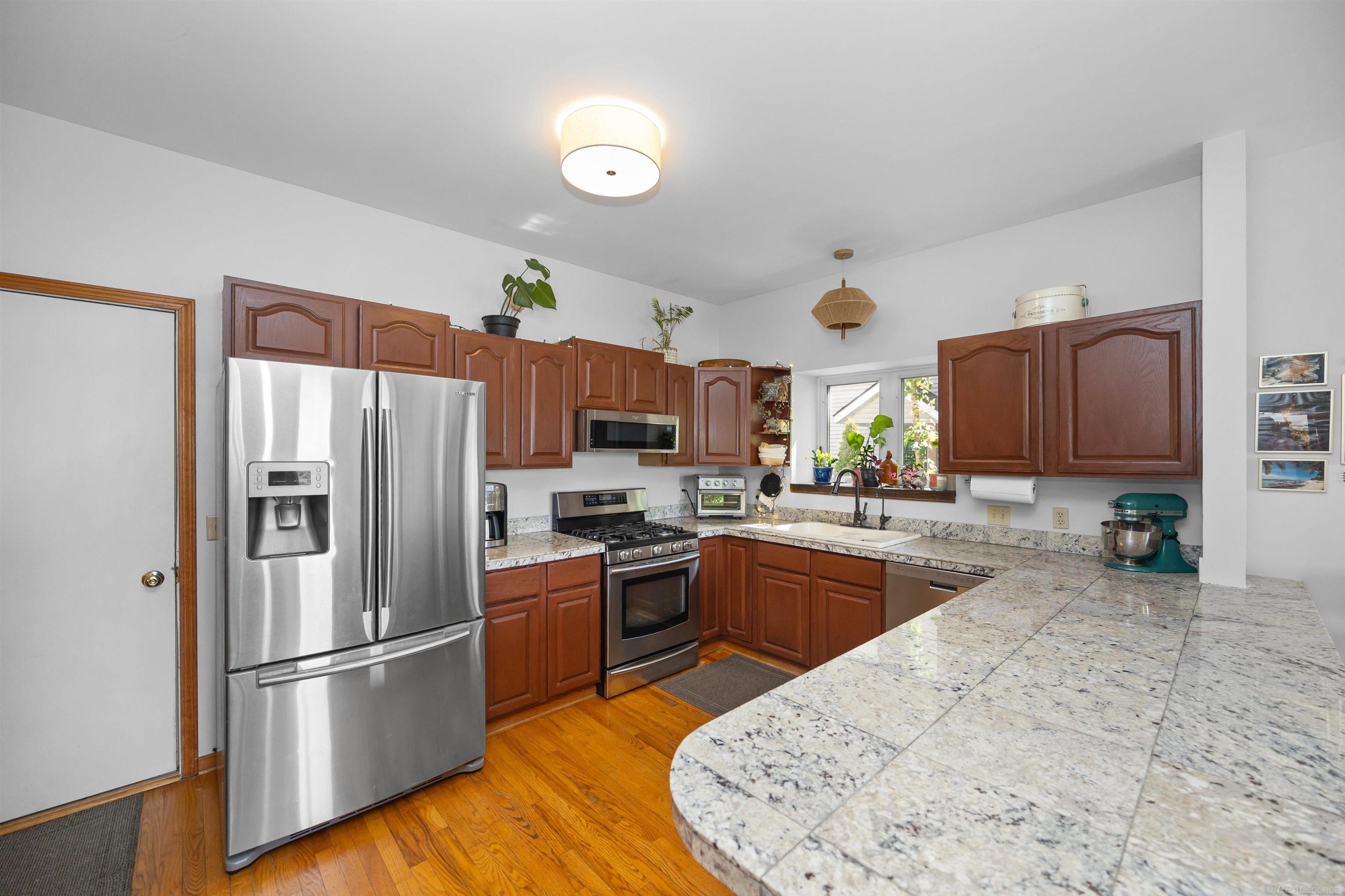 8970 River Valley Road Property Photo 16