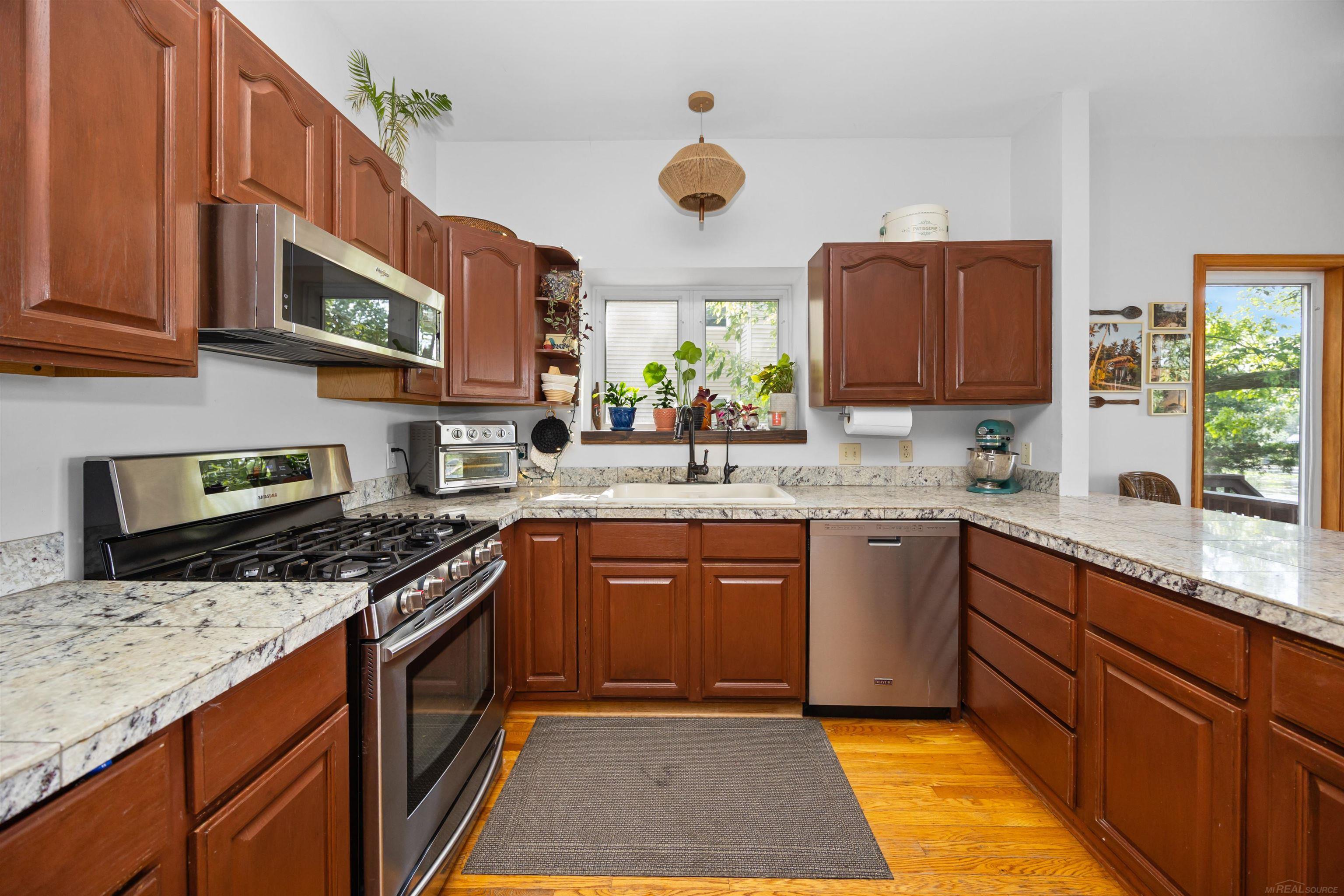 8970 River Valley Road Property Photo 17