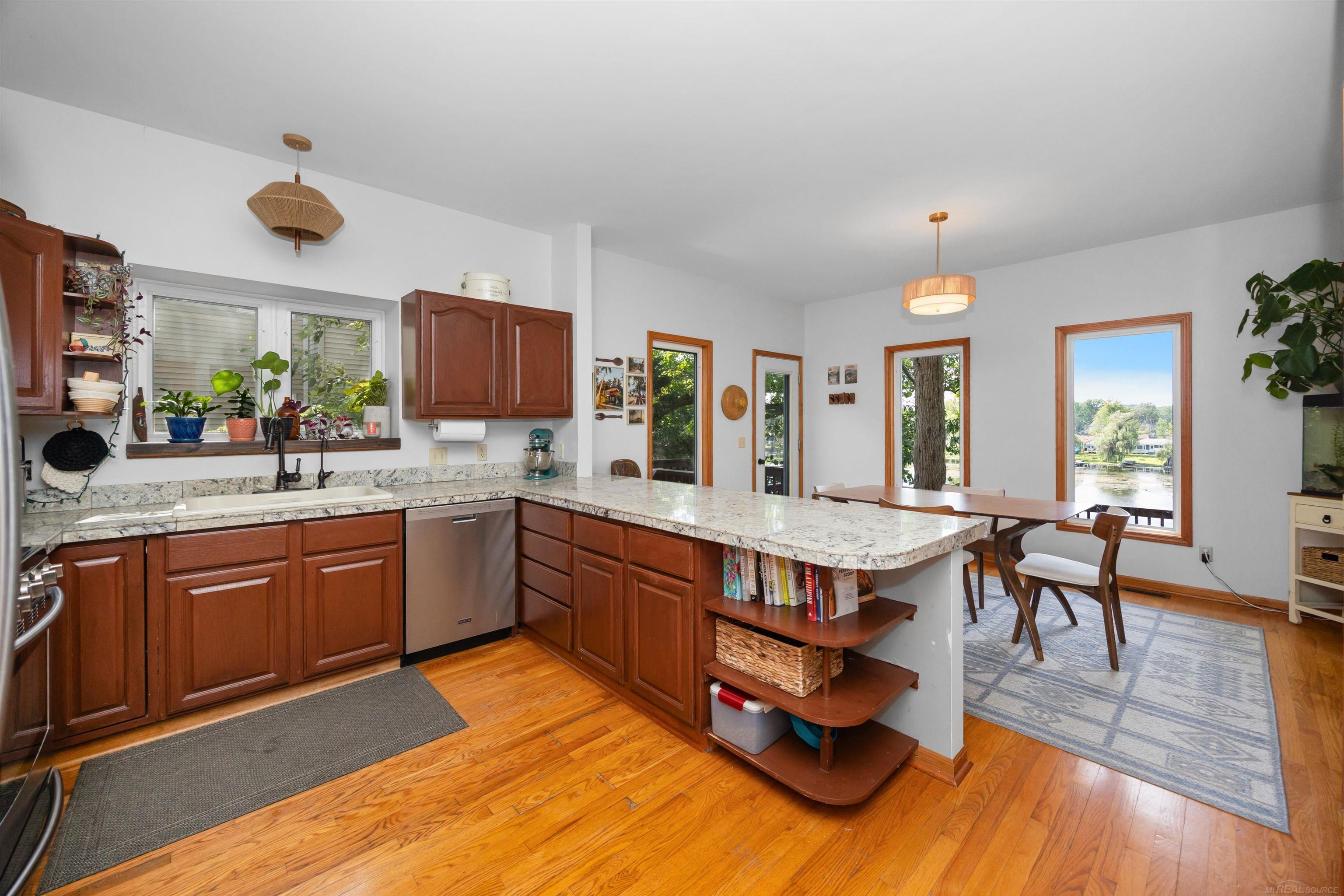 8970 River Valley Road Property Photo 18