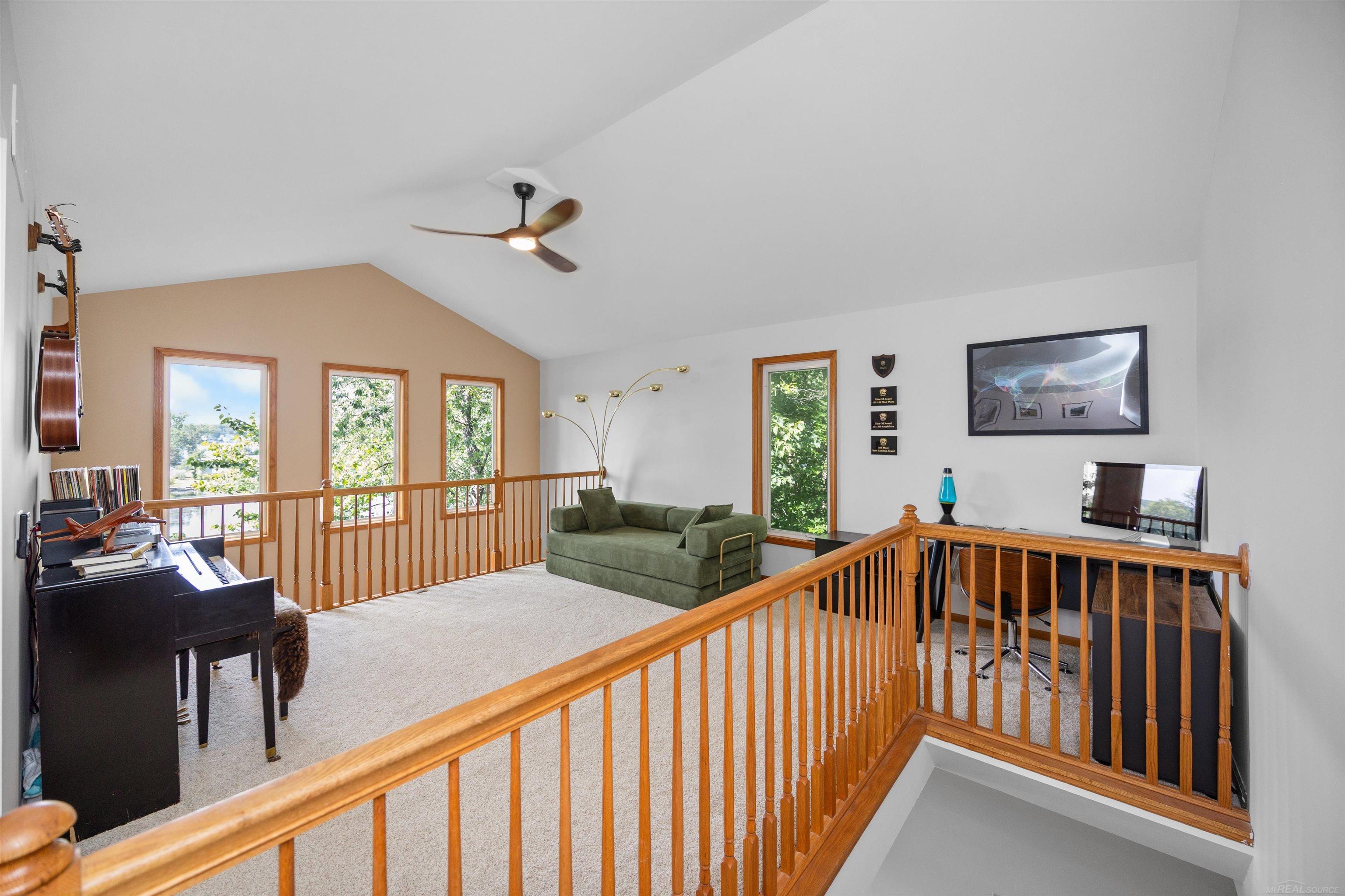 8970 River Valley Road Property Photo 24