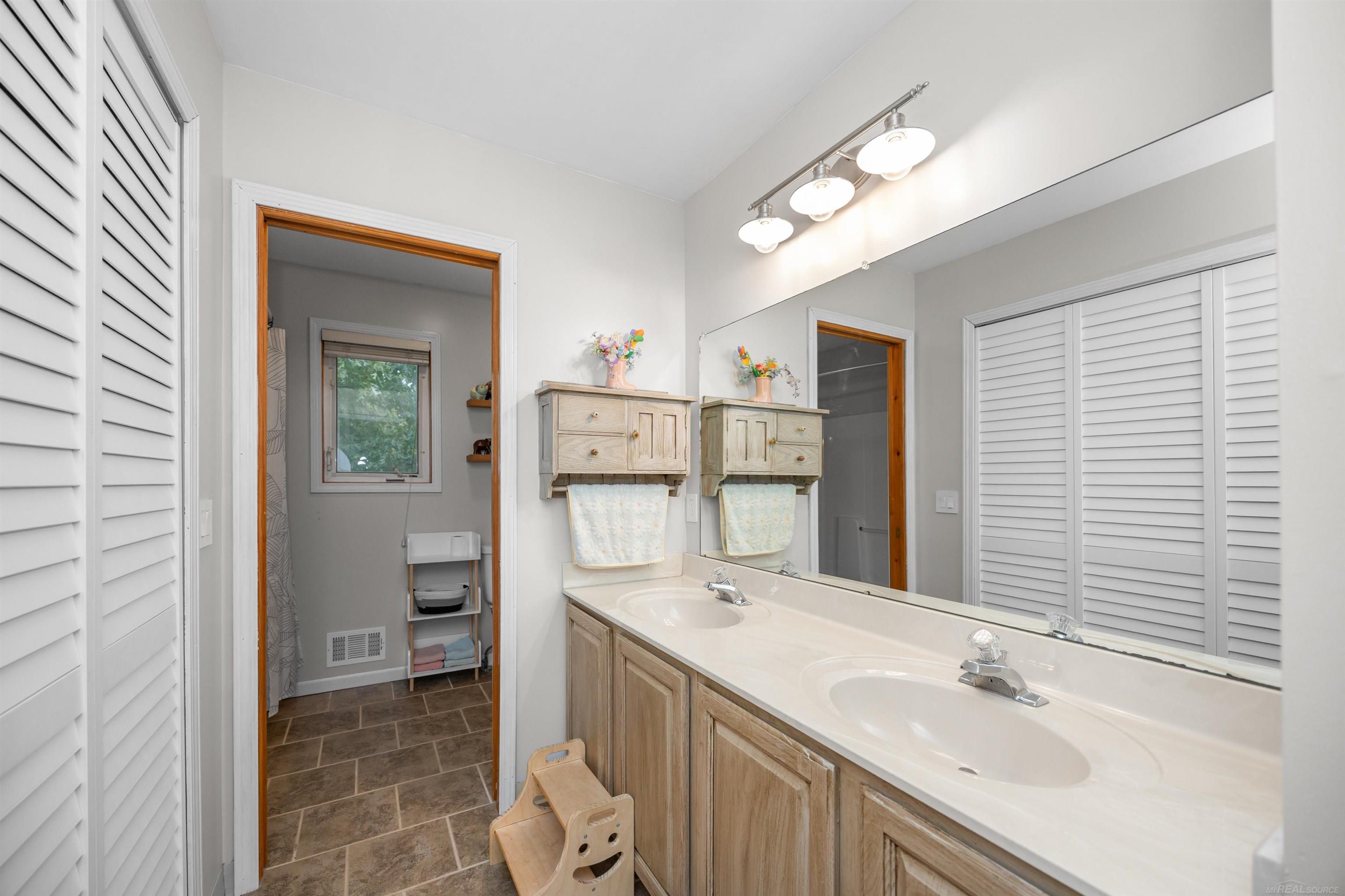 8970 River Valley Road Property Photo 35