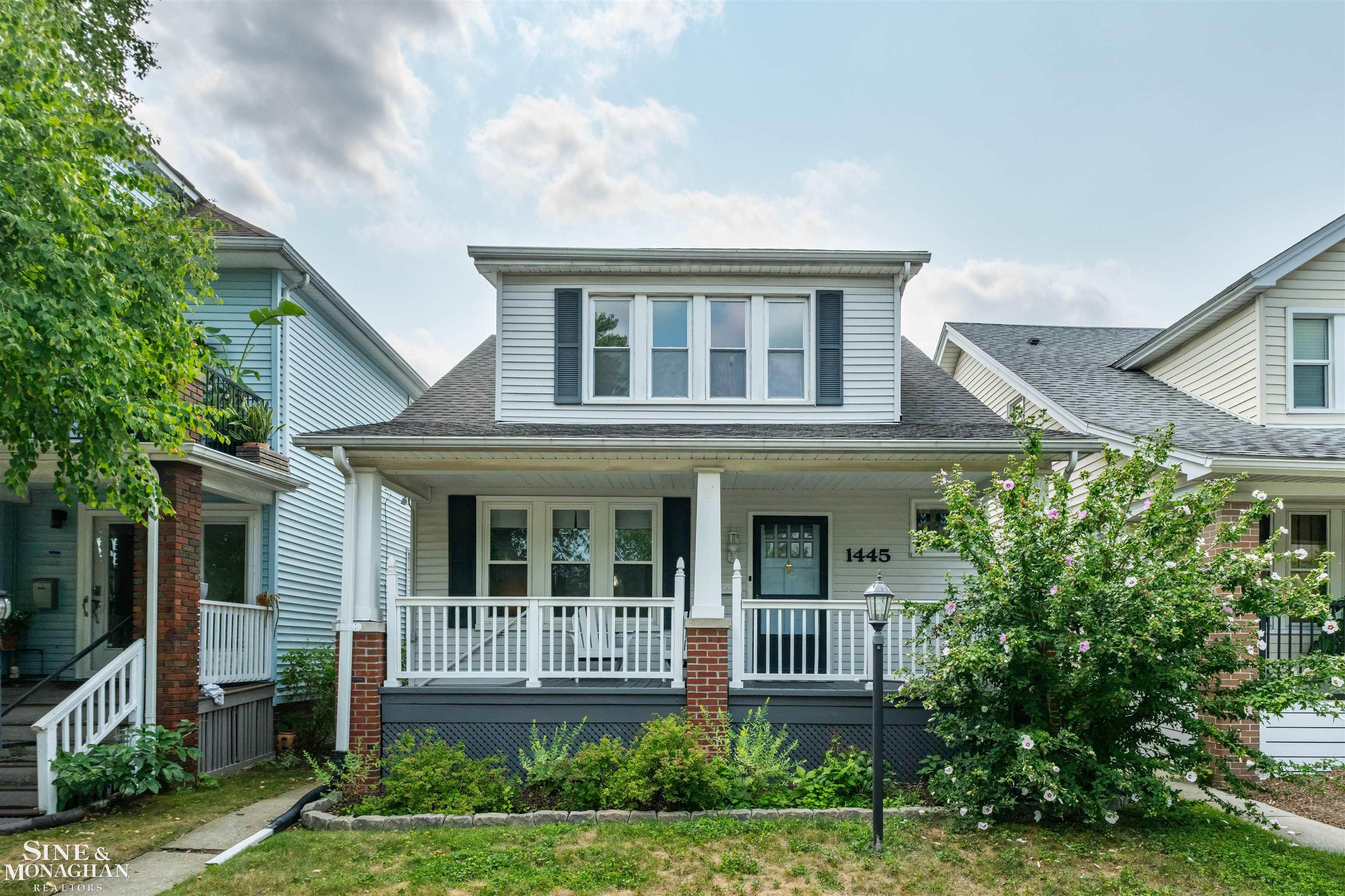 1445 Lakepointe Street