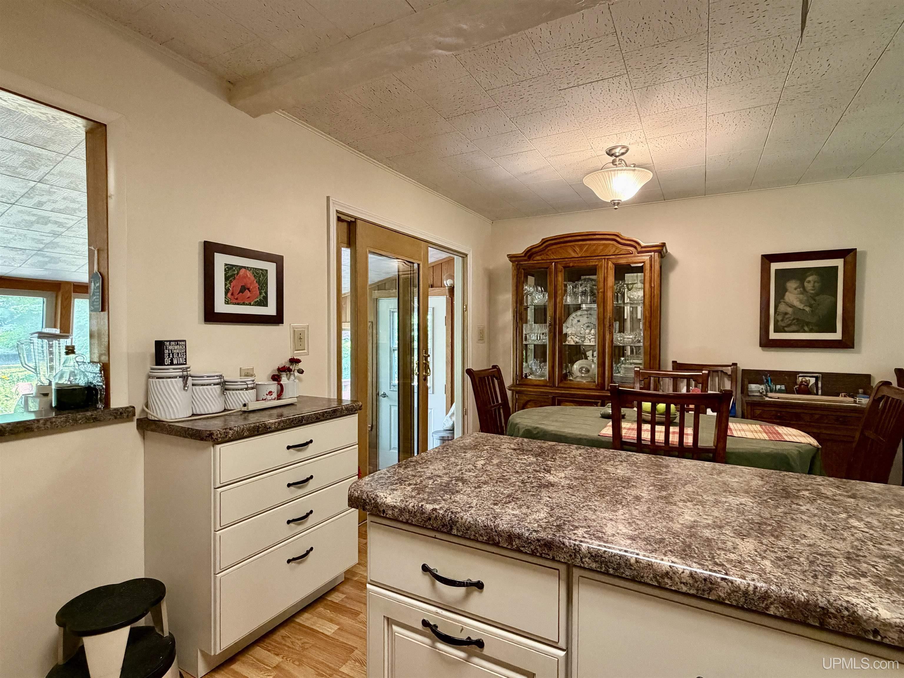 22175 Ridge Road Property Photo 4